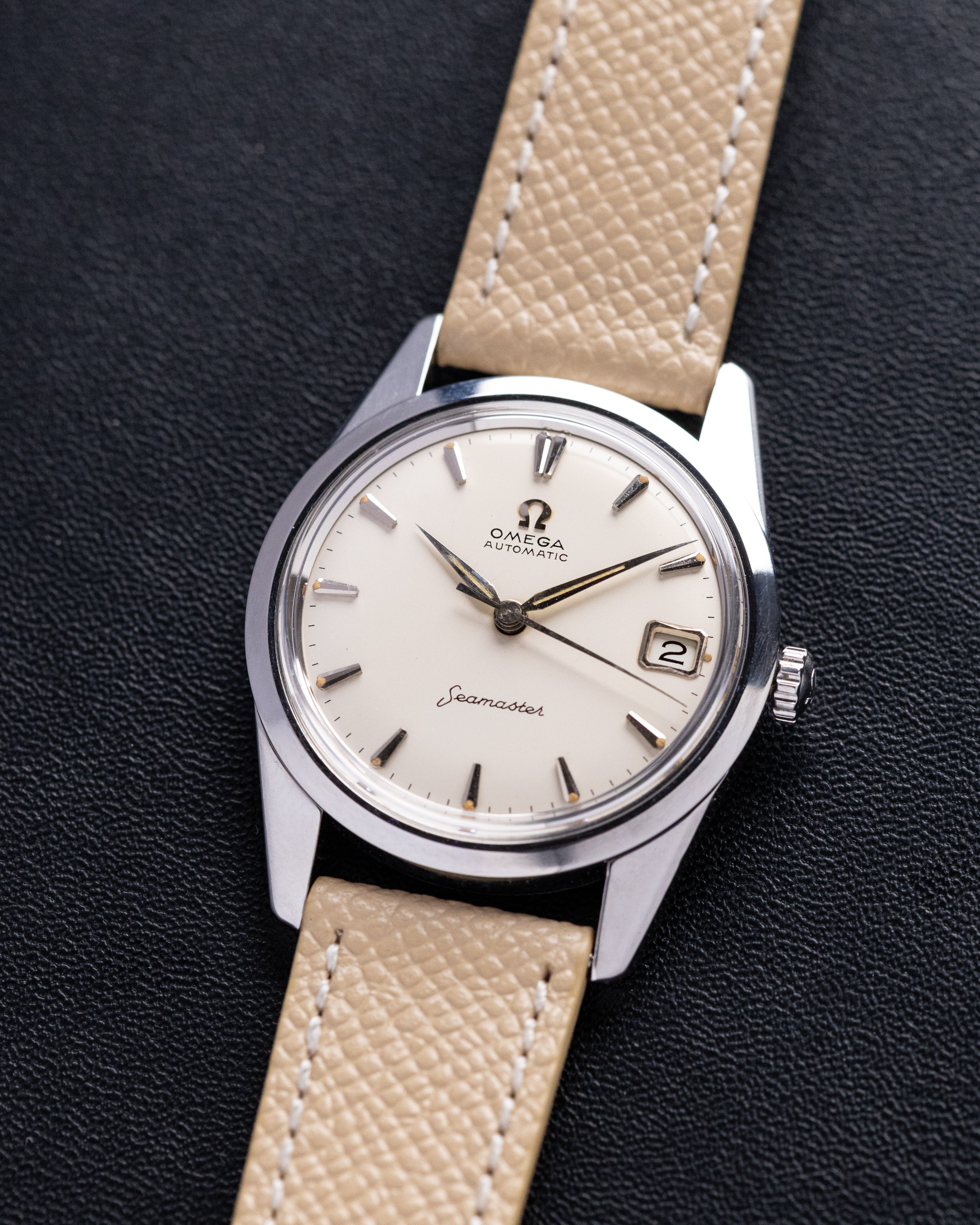Vintage Omega Seamaster Automatic Watch, Date Window Cal. 562, Cream Dial from 1960 - DuMarko