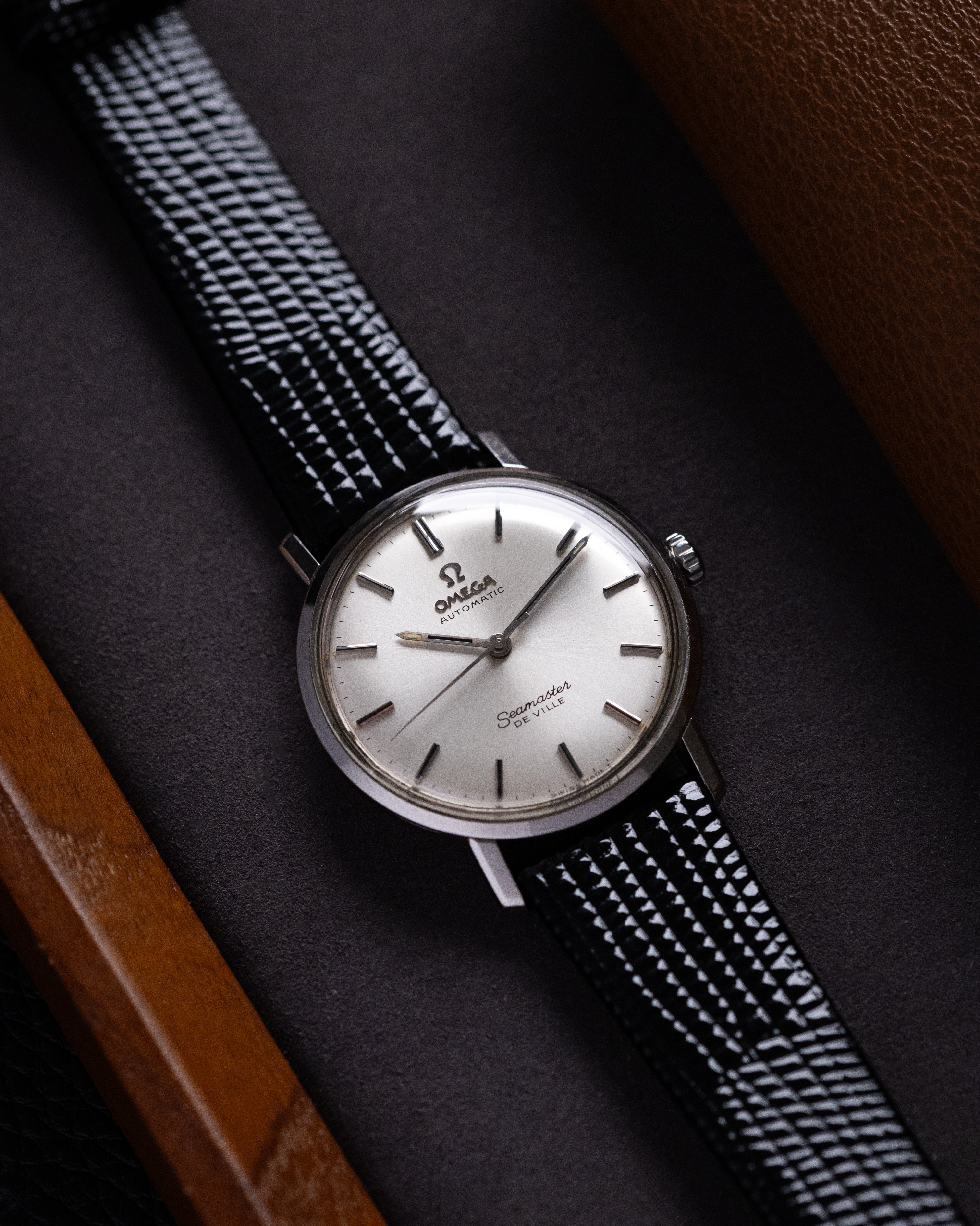 Vintage Omega Seamaster De Ville Swiss Watch, Ref. 165.020, Monocoque case, Cal. 552 from 1966 - DuMarko