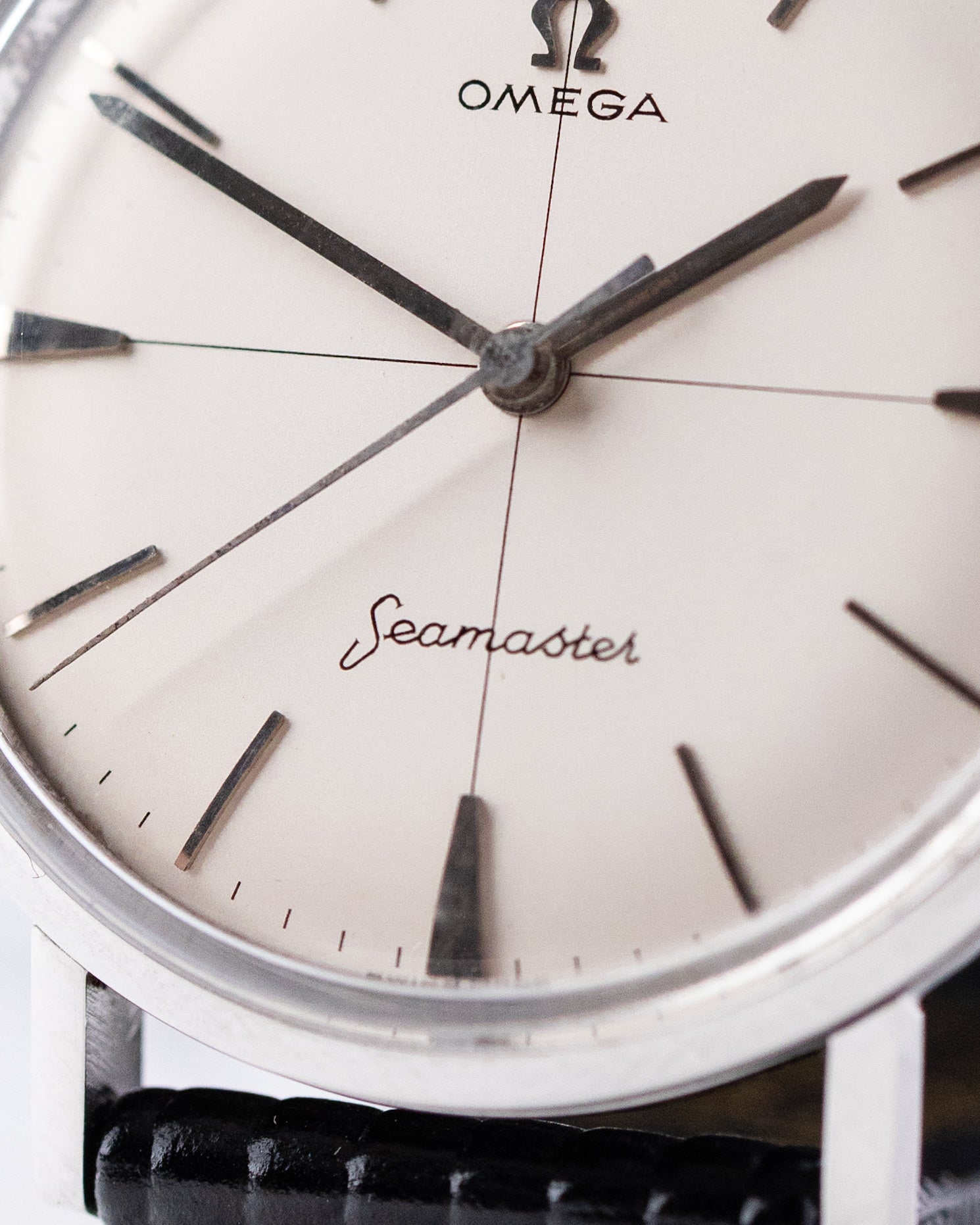 Vintage Omega Seamaster Ref. 135.020, Crosshair Dial, Hand - wound Cal. 600 from 1960’s - DuMarko