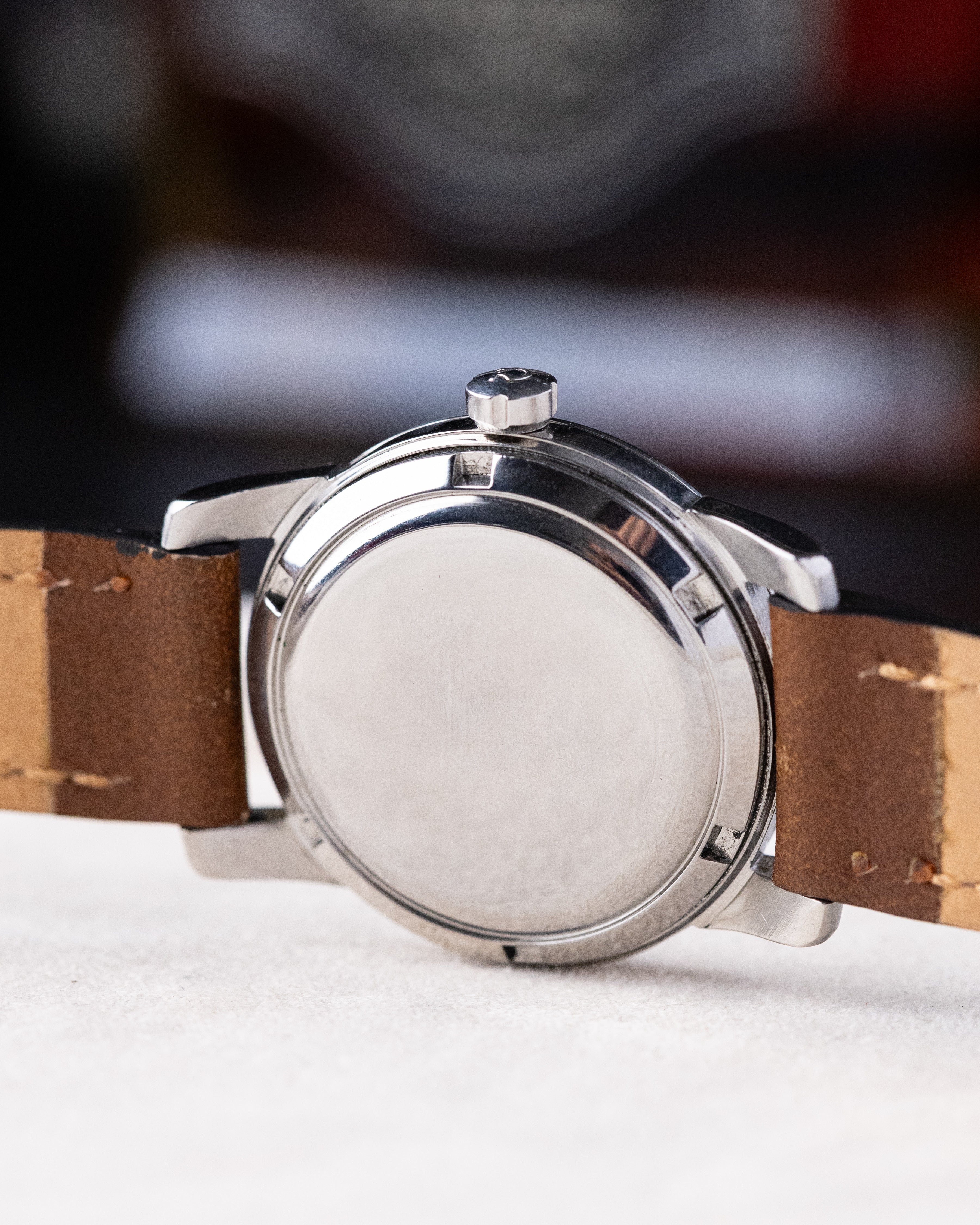 Vintage Omega Seamaster, Ref. 2852 - 4 SC, Black Gilt Crosshair Dial, Bumper Cal. 501 from 1952 - DuMarko