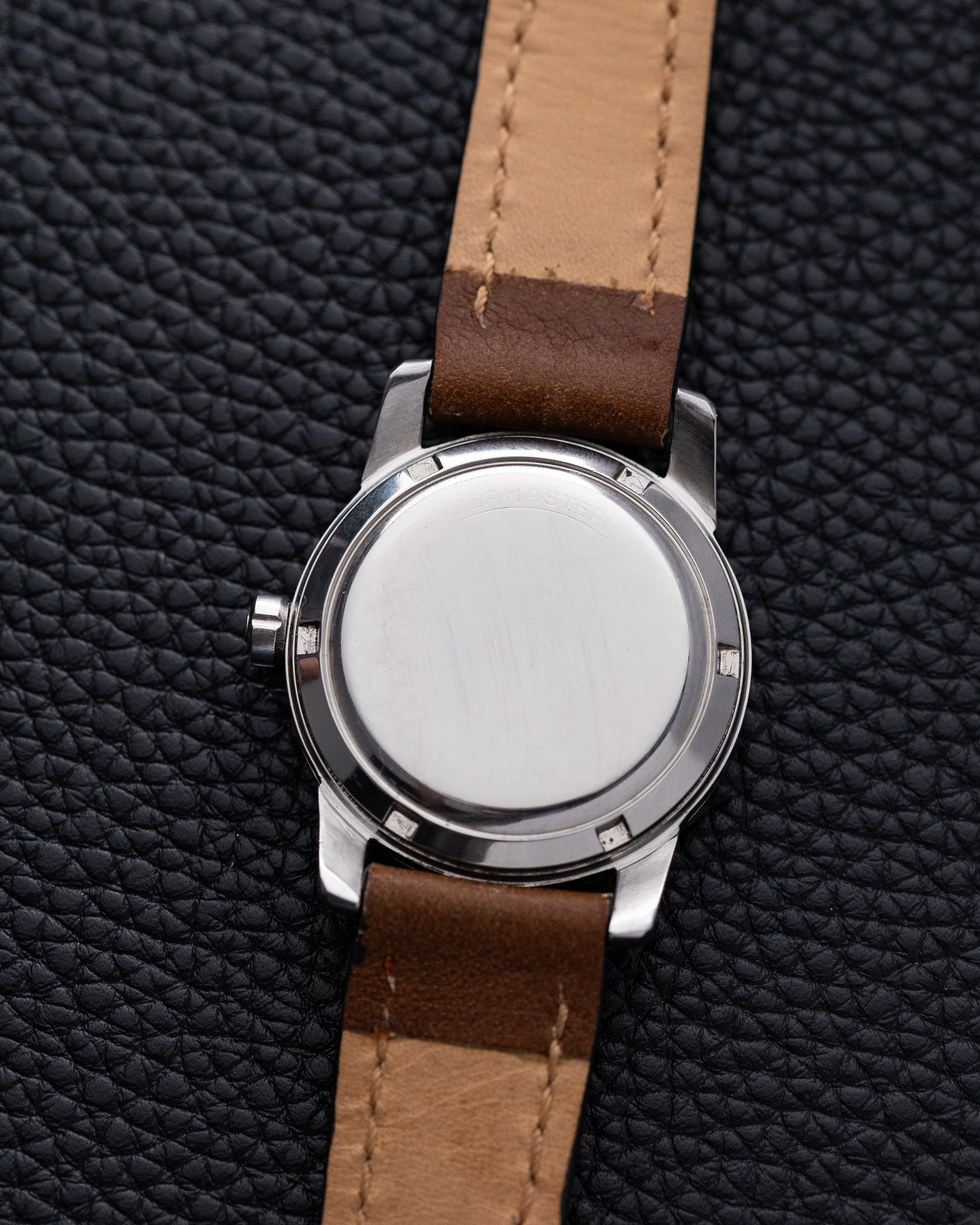 Vintage Omega Seamaster, Ref. 2852 - 4 SC, Black Gilt Crosshair Dial, Bumper Cal. 501 from 1952 - DuMarko