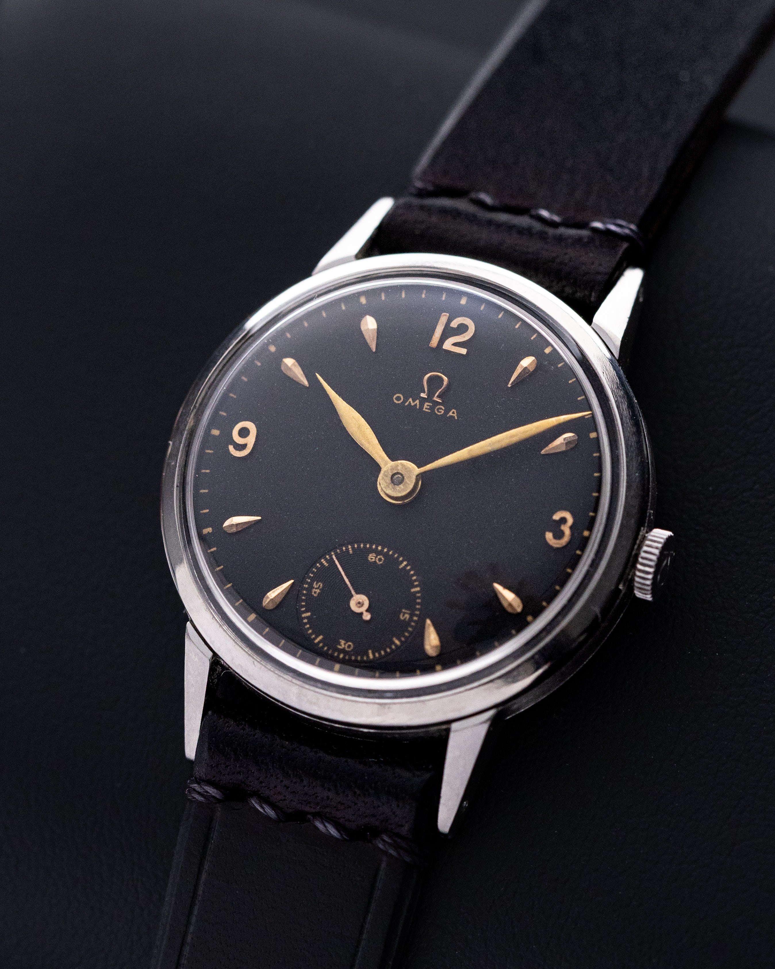 Vintage Omega Swiss watch, Black Gilt Dial, Ref. 2666/2 from 1952 - DuMarko