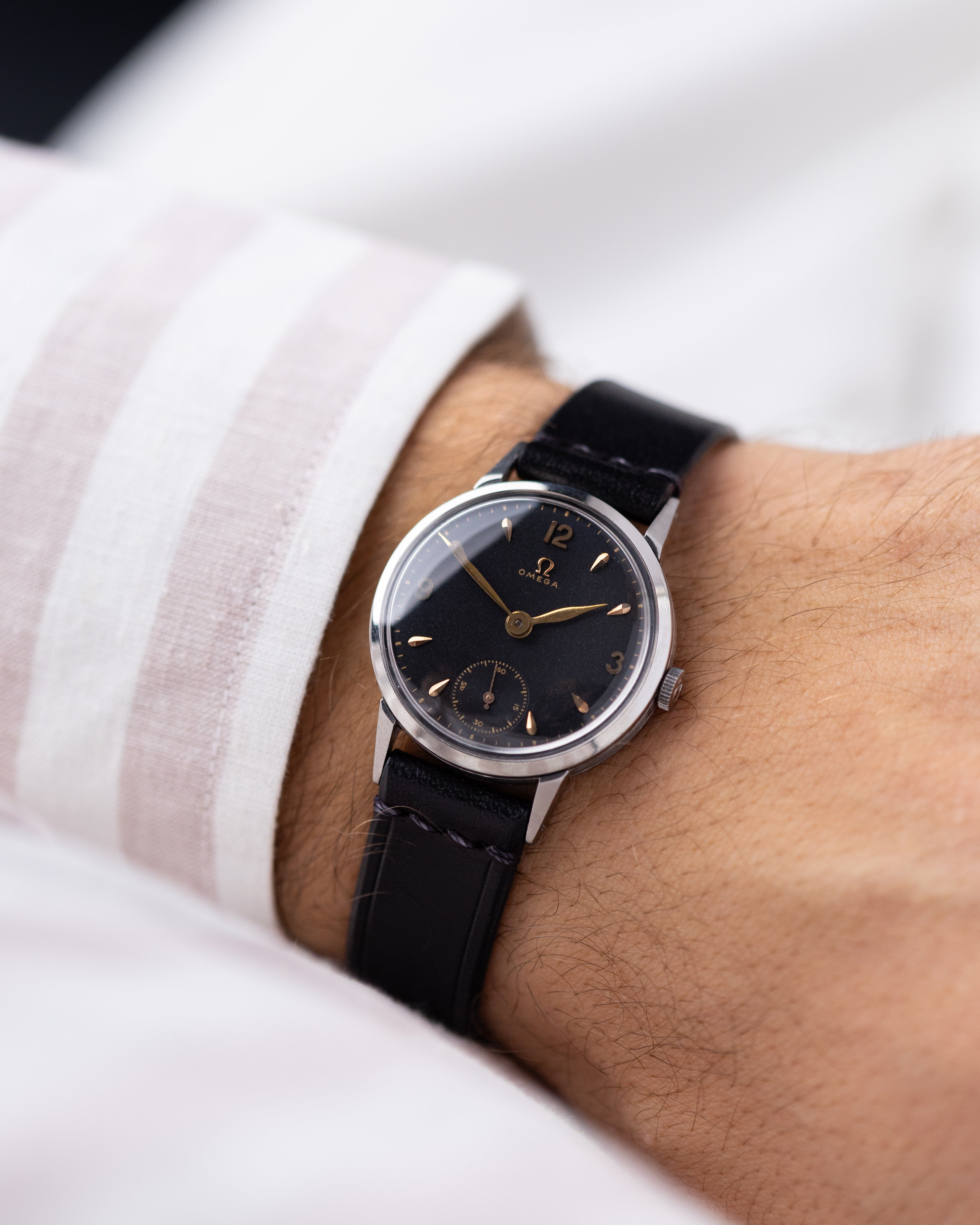 Vintage Omega Swiss watch, Black Gilt Dial, Ref. 2666/2 from 1952 - DuMarko