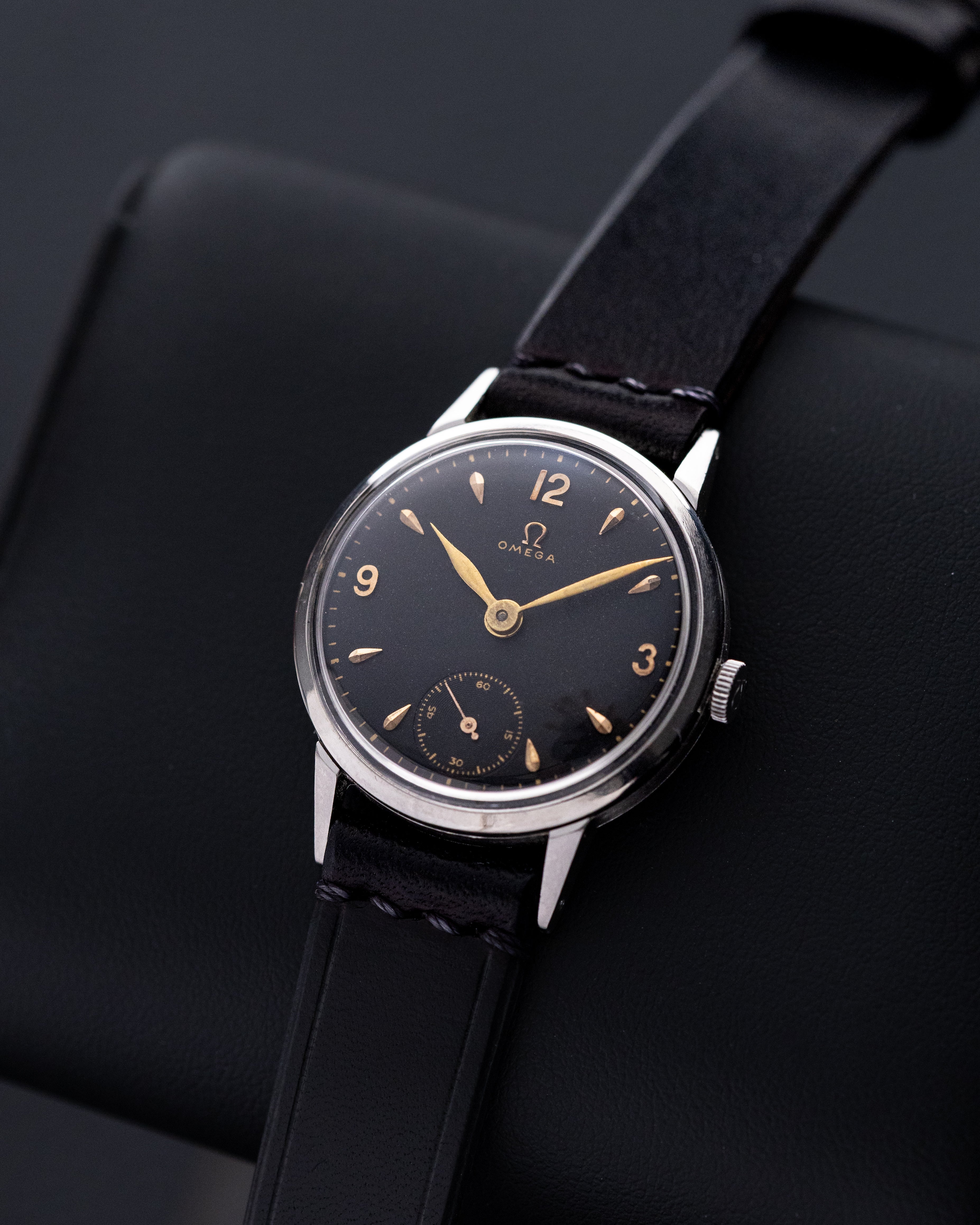 Vintage Omega Swiss watch, Black Gilt Dial, Ref. 2666/2 from 1952