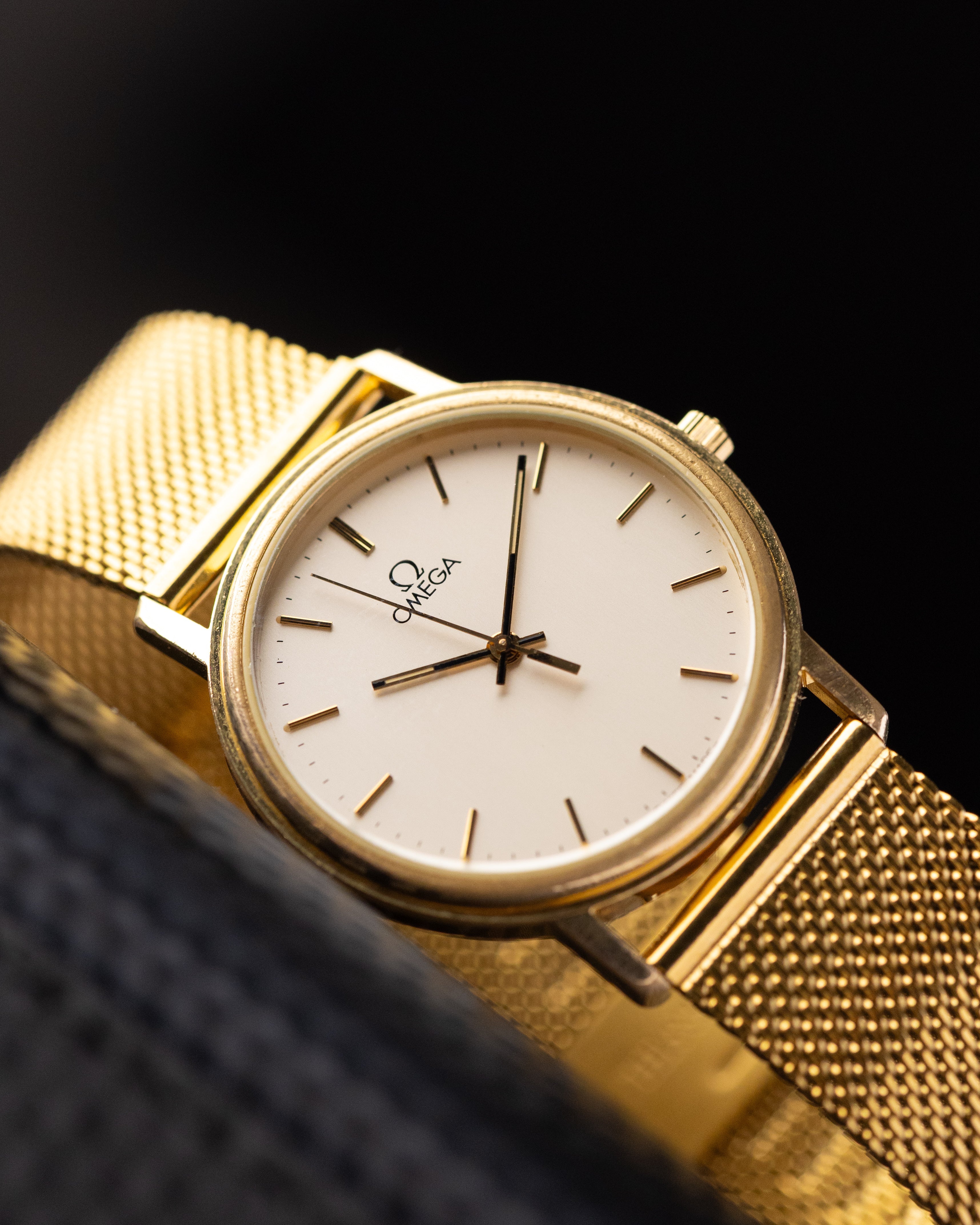 Vintage Omega Swiss Watch, Cream Dial, Quartz Cal. 1417 Ref. 195.0059 from 1982 - DuMarko