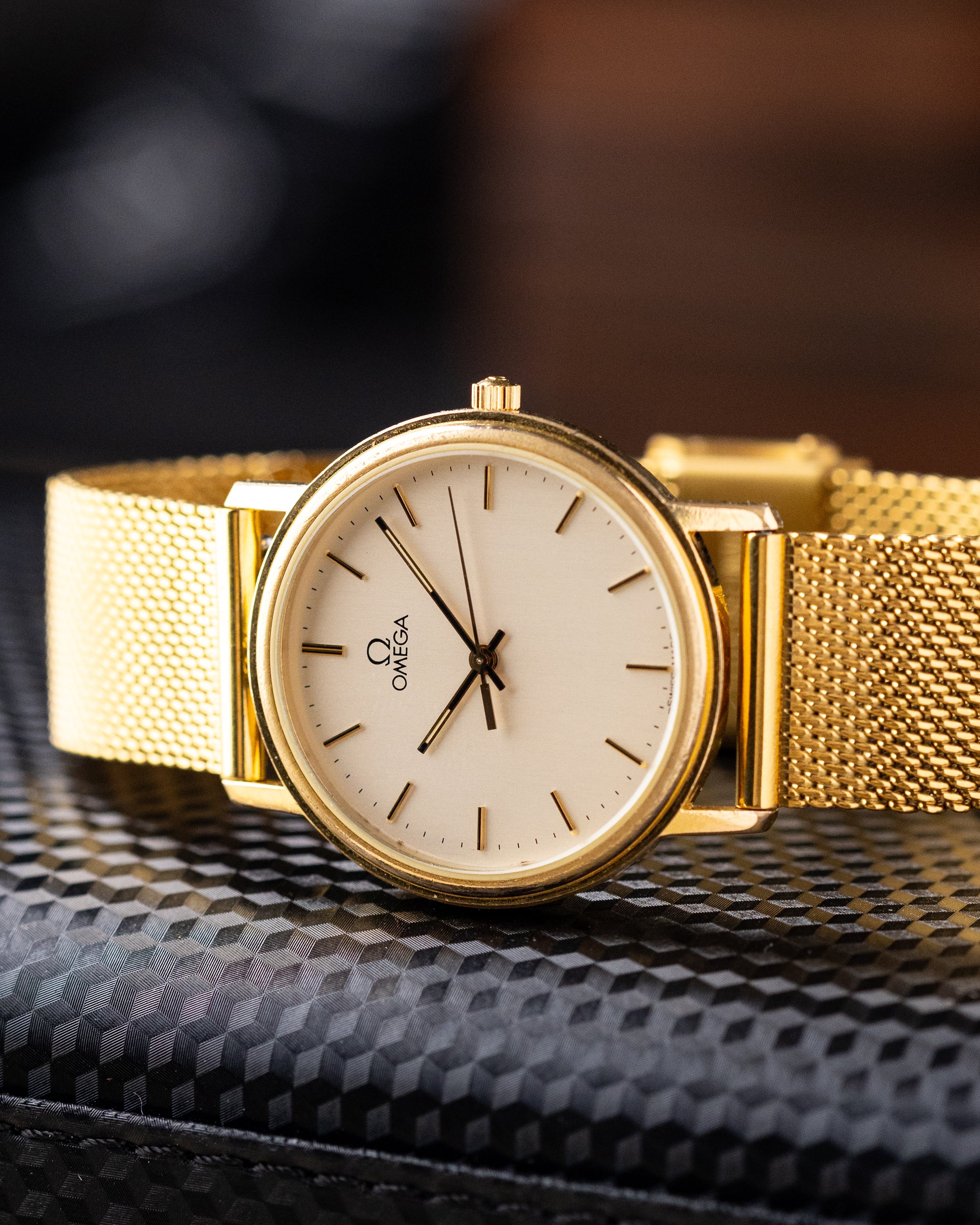 Vintage Omega Swiss Watch, Cream Dial, Quartz Cal. 1417 Ref. 195.0059 from 1982 - DuMarko