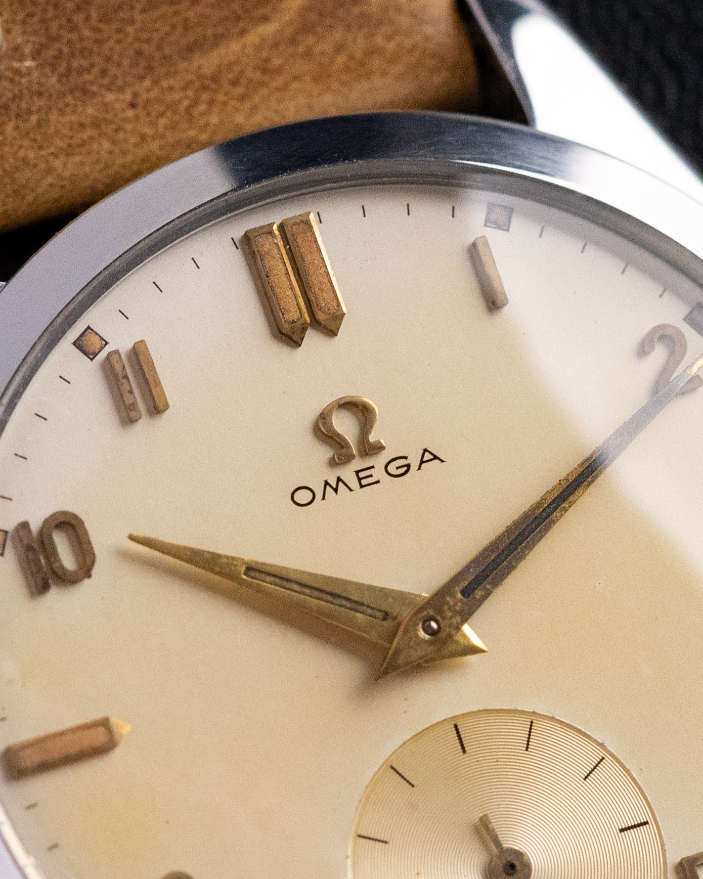 Vintage Omega Swiss Watch, Cream Dial Sub - Second, Ref. 2503 - 18, Cal. 266 from 1952 - DuMarko