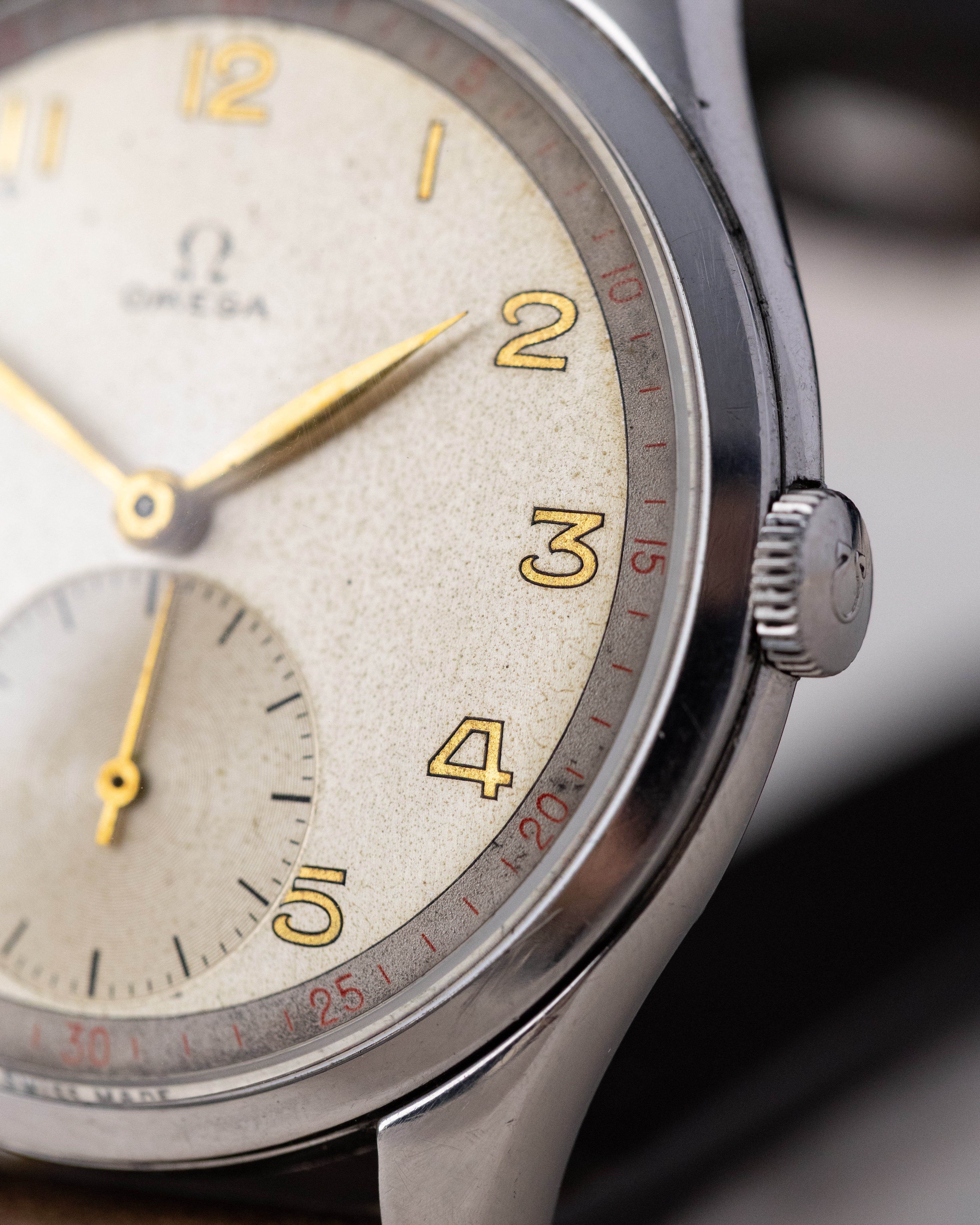 Vintage Omega Swiss Watch, Oversized Jumbo Case, Ref. 2505 - 5, Two - tone dial with minute track, Cal. 265 from 1947 - DuMarko