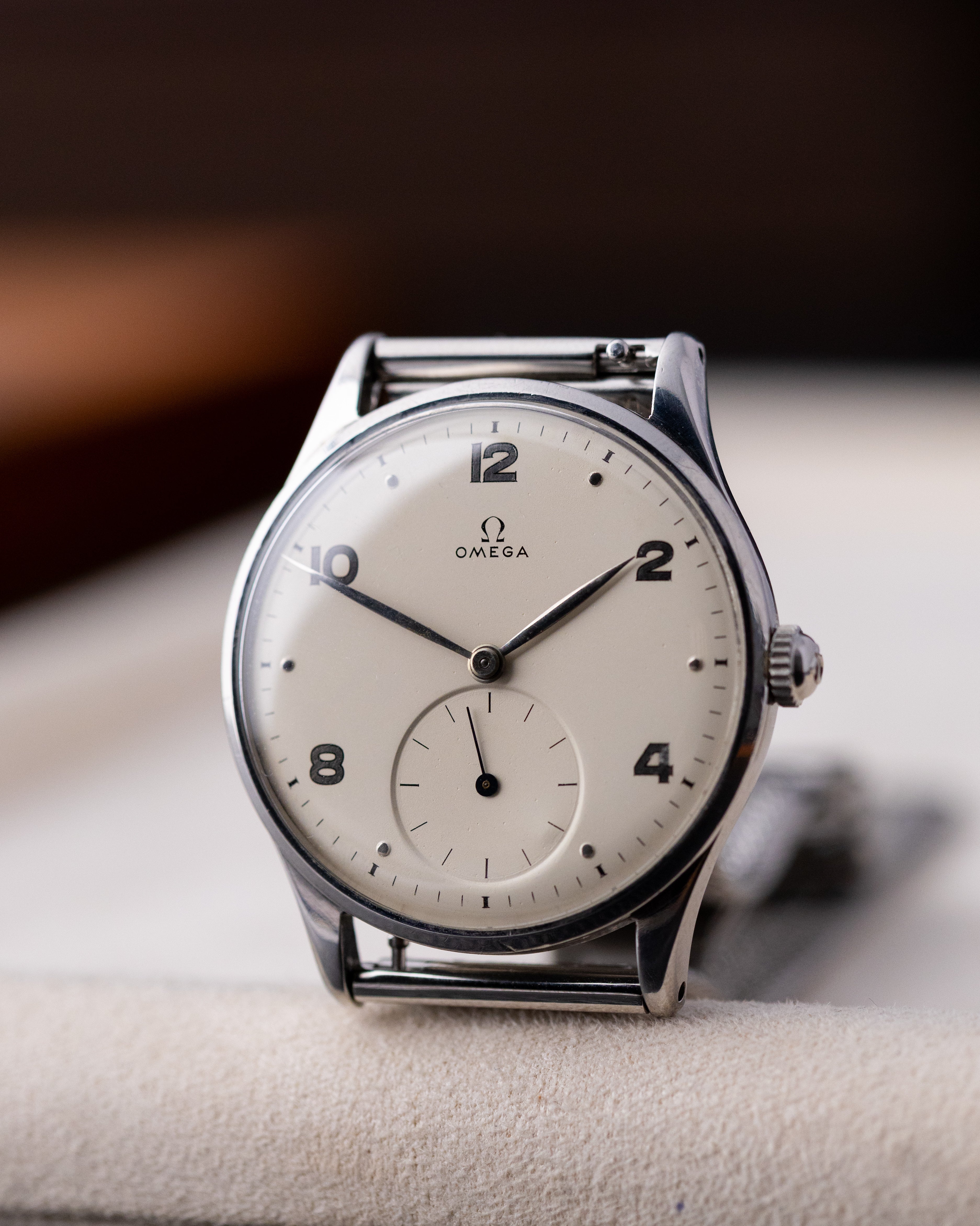 Vintage Omega Watch Jumbo Steel Case, Ref. 2181 - 8, Cream Dial Sub - Second, Cal. 30T2 from 1947 - DuMarko