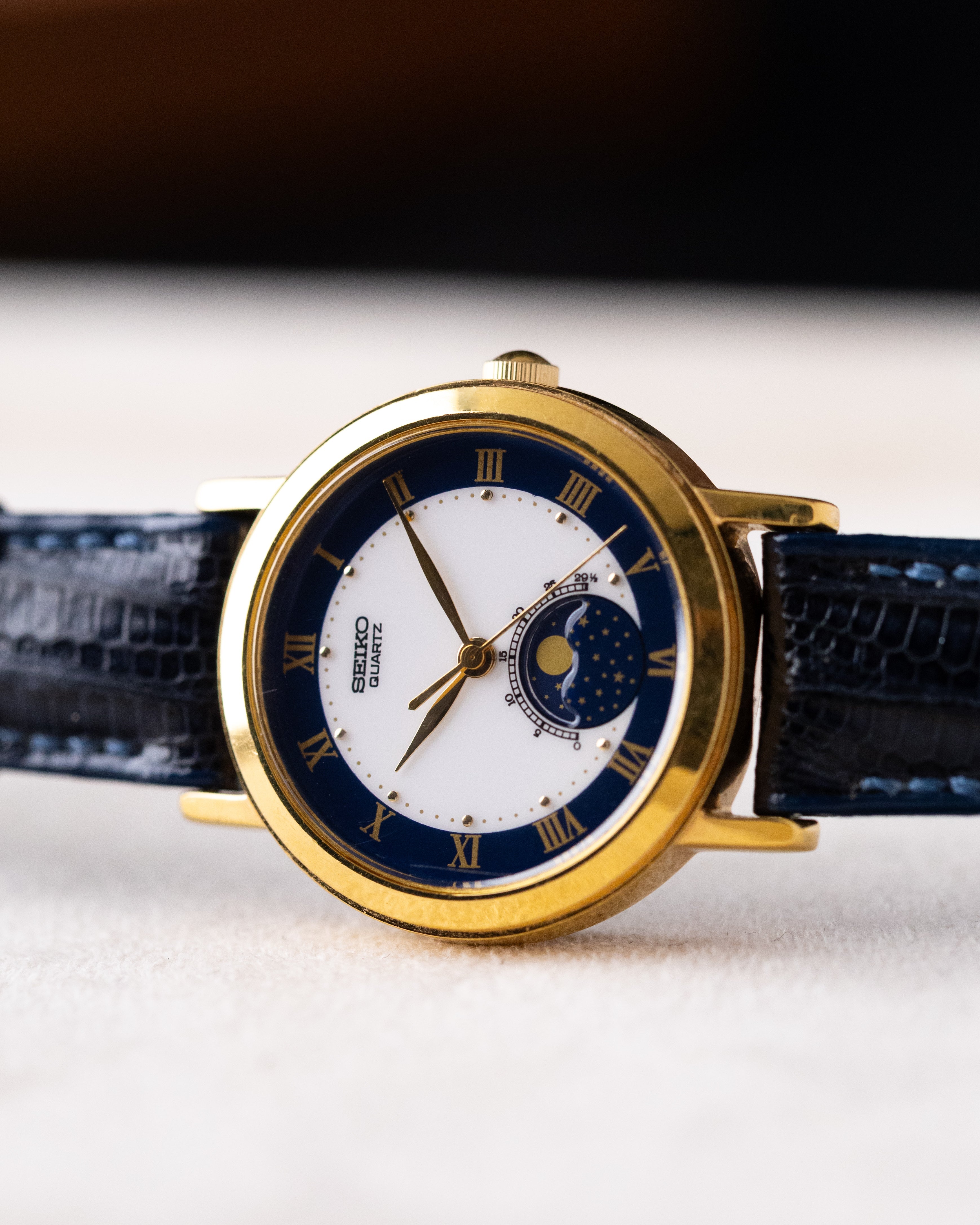 Vintage Seiko Moonphase Quartz, Ladies Watch, Ref. 4K22 - 0089, Two - Tone Dial, Roman Numerals - DuMarko