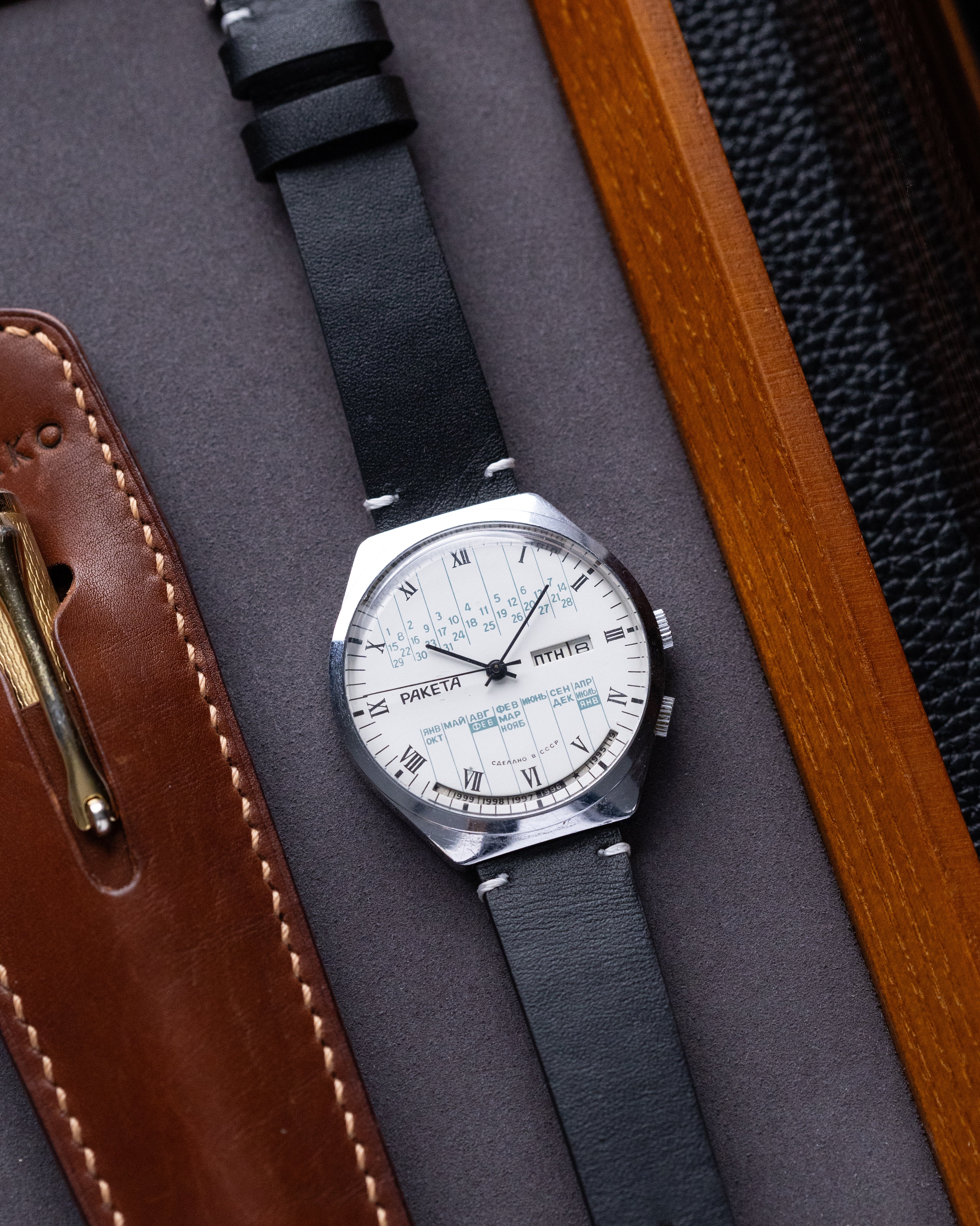 Vintage Soviet Watch Raketa Perpetual Calendar, Oversized case 40 mm - DuMarko