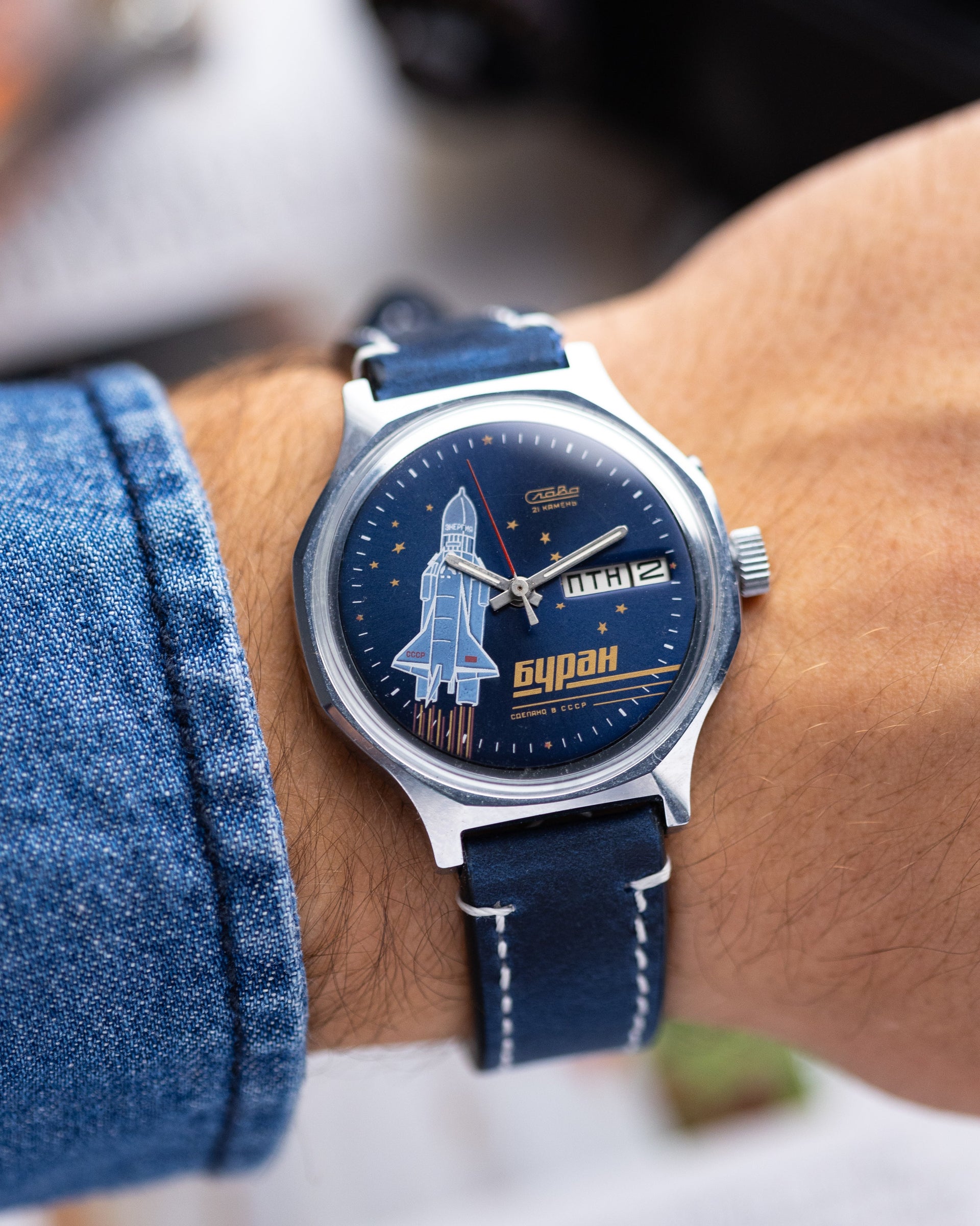 Montre soviétique vintage « Slava » de la navette spatiale Bourane