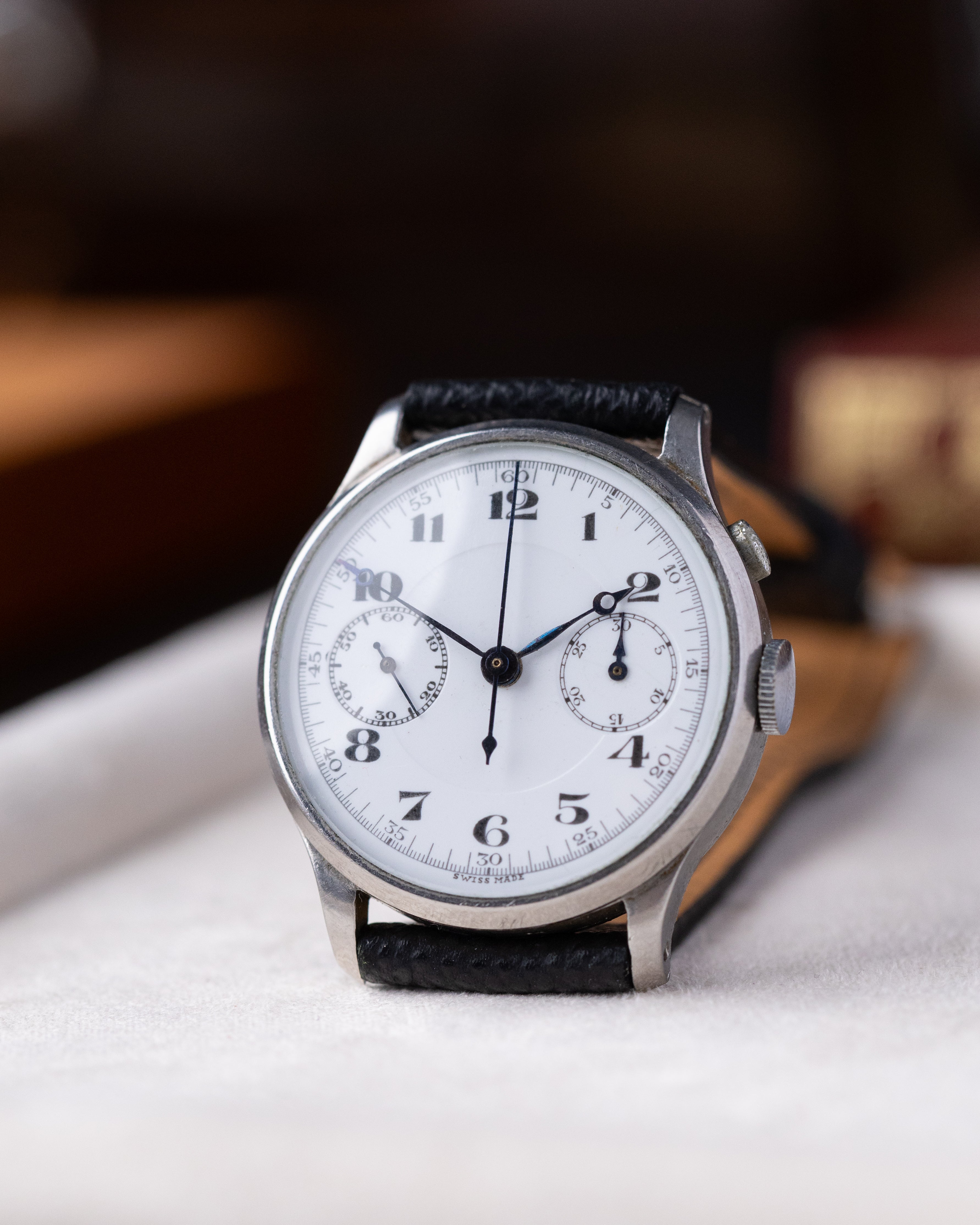 Vintage Swiss Chronometer Monopusher Valjoux 22 GHT, Original Enamel Dial - DuMarko