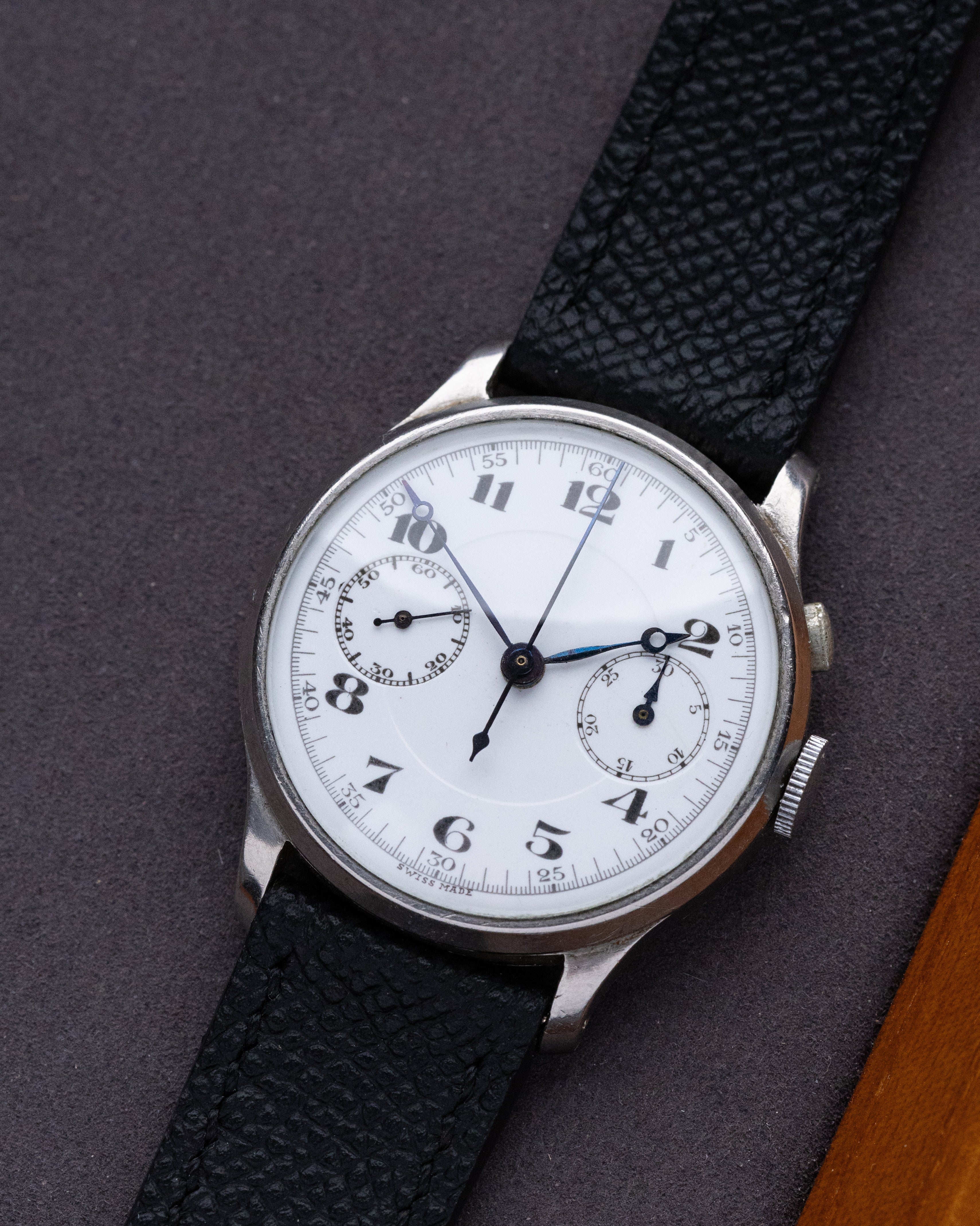 Vintage Swiss Chronometer Monopusher Valjoux 22 GHT, Original Enamel Dial - DuMarko