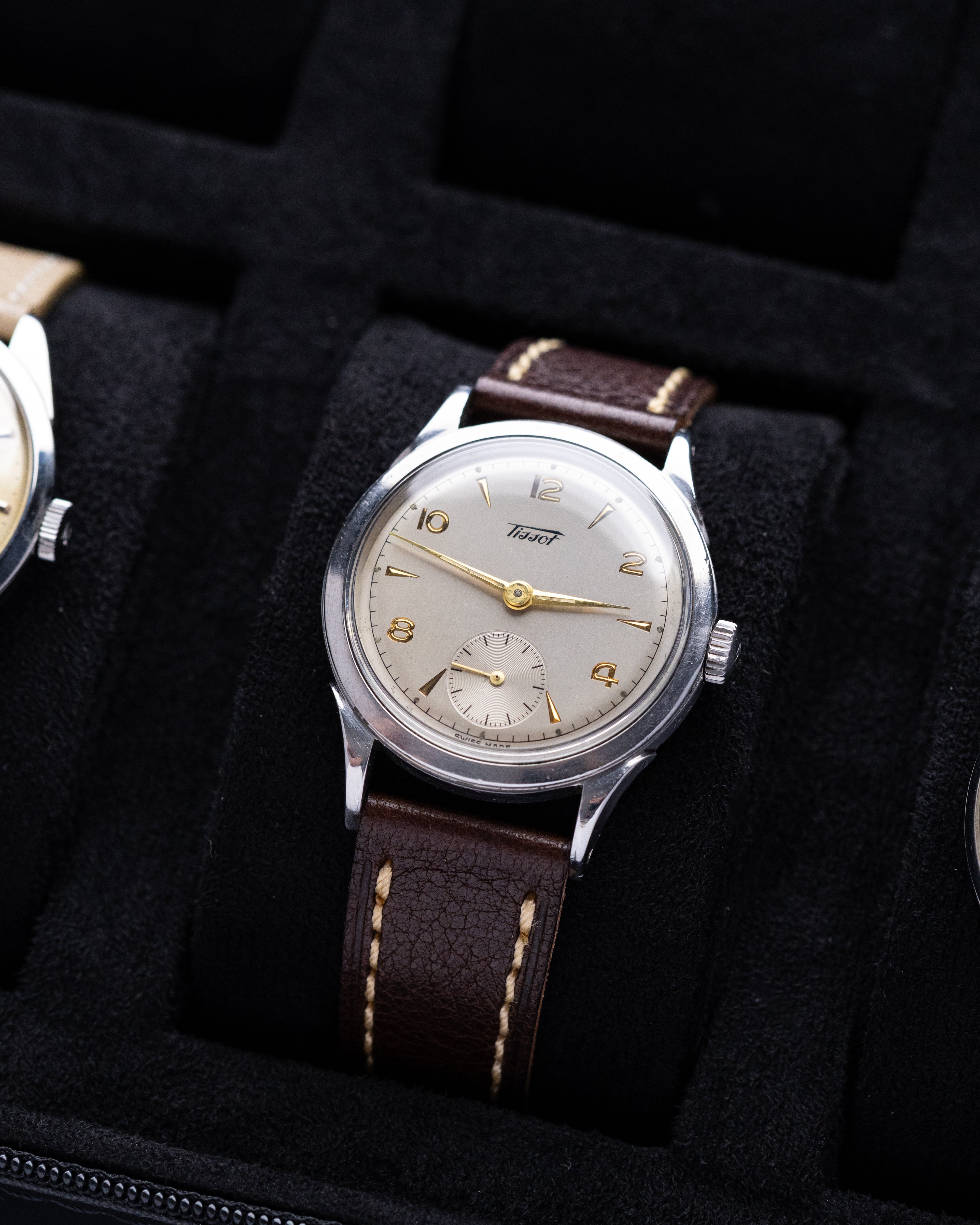 Vintage Tissot Calatrava, Ref. 6702 - 15, Rare silver dial and markers, Cal. 27 with Sub second from 1940's - DuMarko