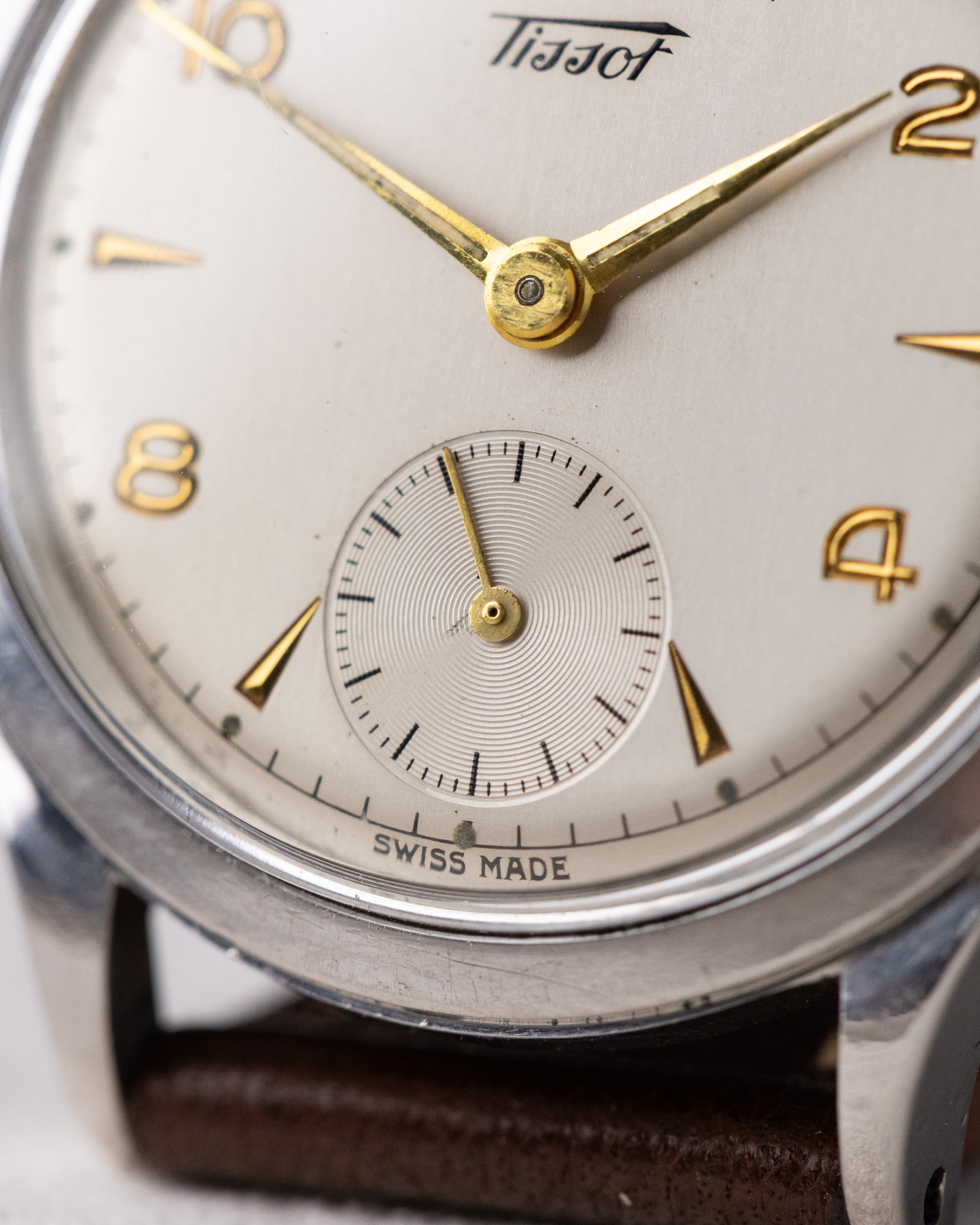 Vintage Tissot Calatrava, Ref. 6702 - 15, Rare silver dial and markers, Cal. 27 with Sub second from 1940's - DuMarko