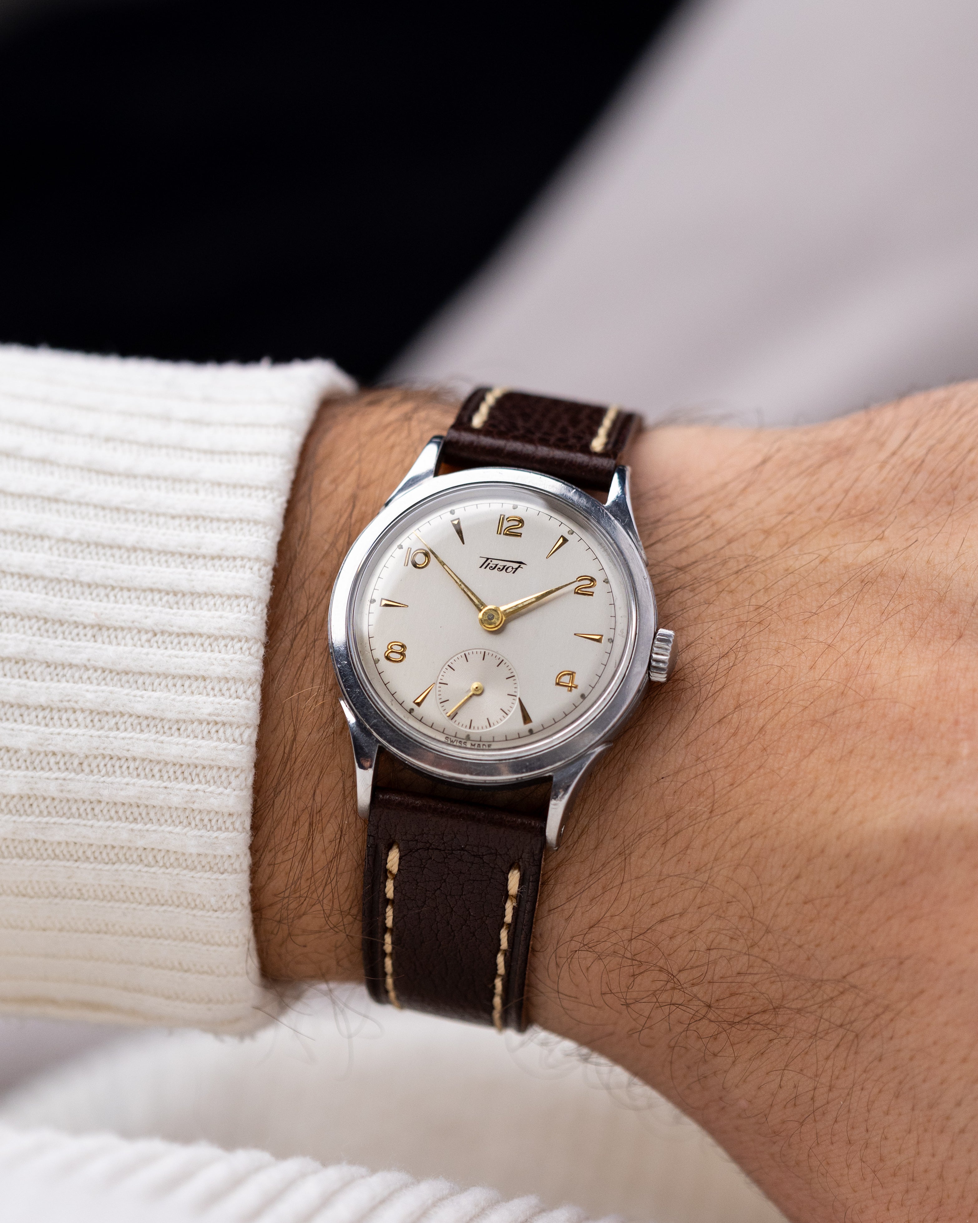 Vintage Tissot Calatrava, Ref. 6702 - 15, Rare silver dial and markers, Cal. 27 with Sub second from 1940's - DuMarko