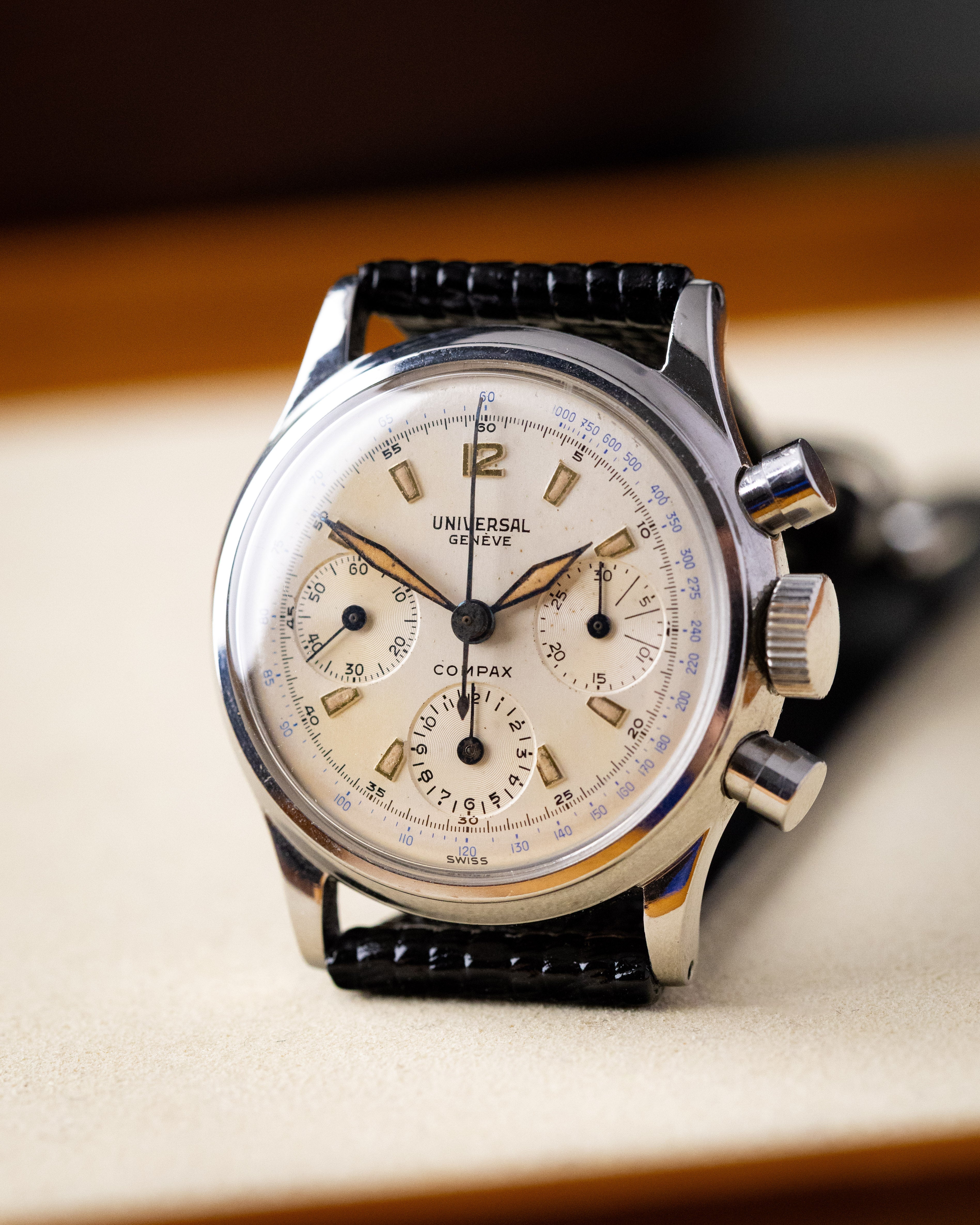 Vintage Universal Genève Compax Ref. 22278, Chronograph Cal. 281, Original Radium Dial from 1940's - DuMarko