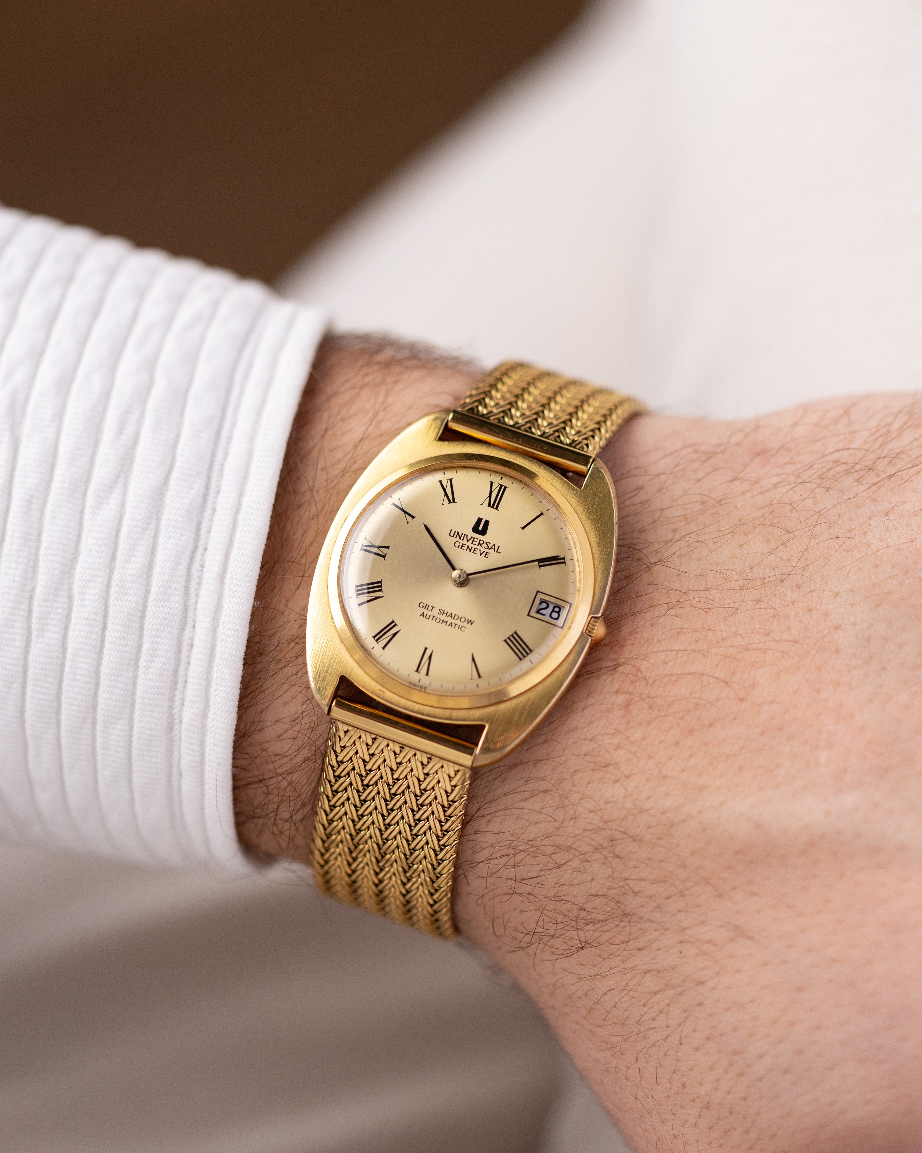 Vintage Universal Genève Gilt Shadow Automatic, Ultra - Slim Swiss Made Watch from 1970's - DuMarko