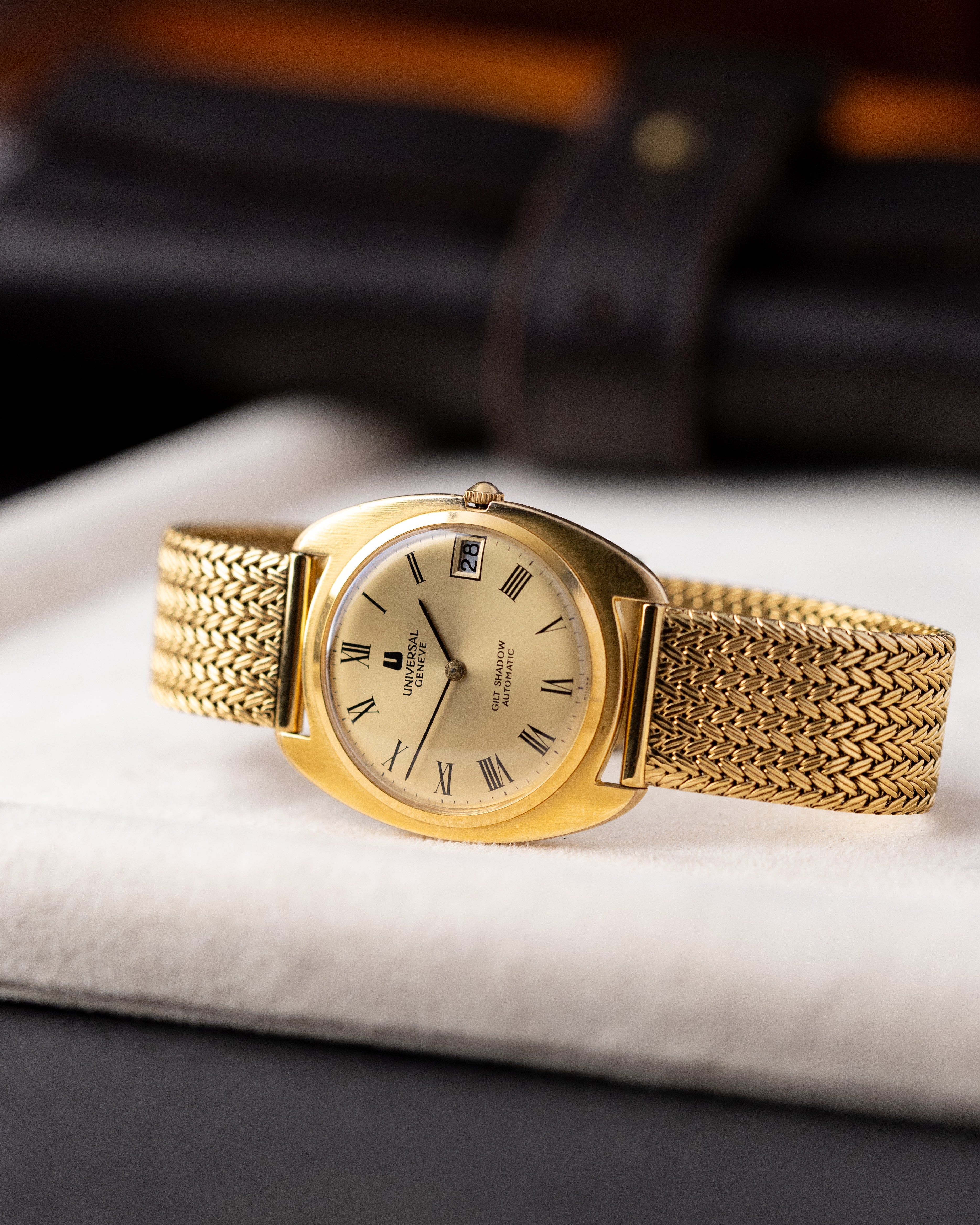 Vintage Universal Genève Gilt Shadow Automatic, Ultra - Slim Swiss Made Watch from 1970's - DuMarko