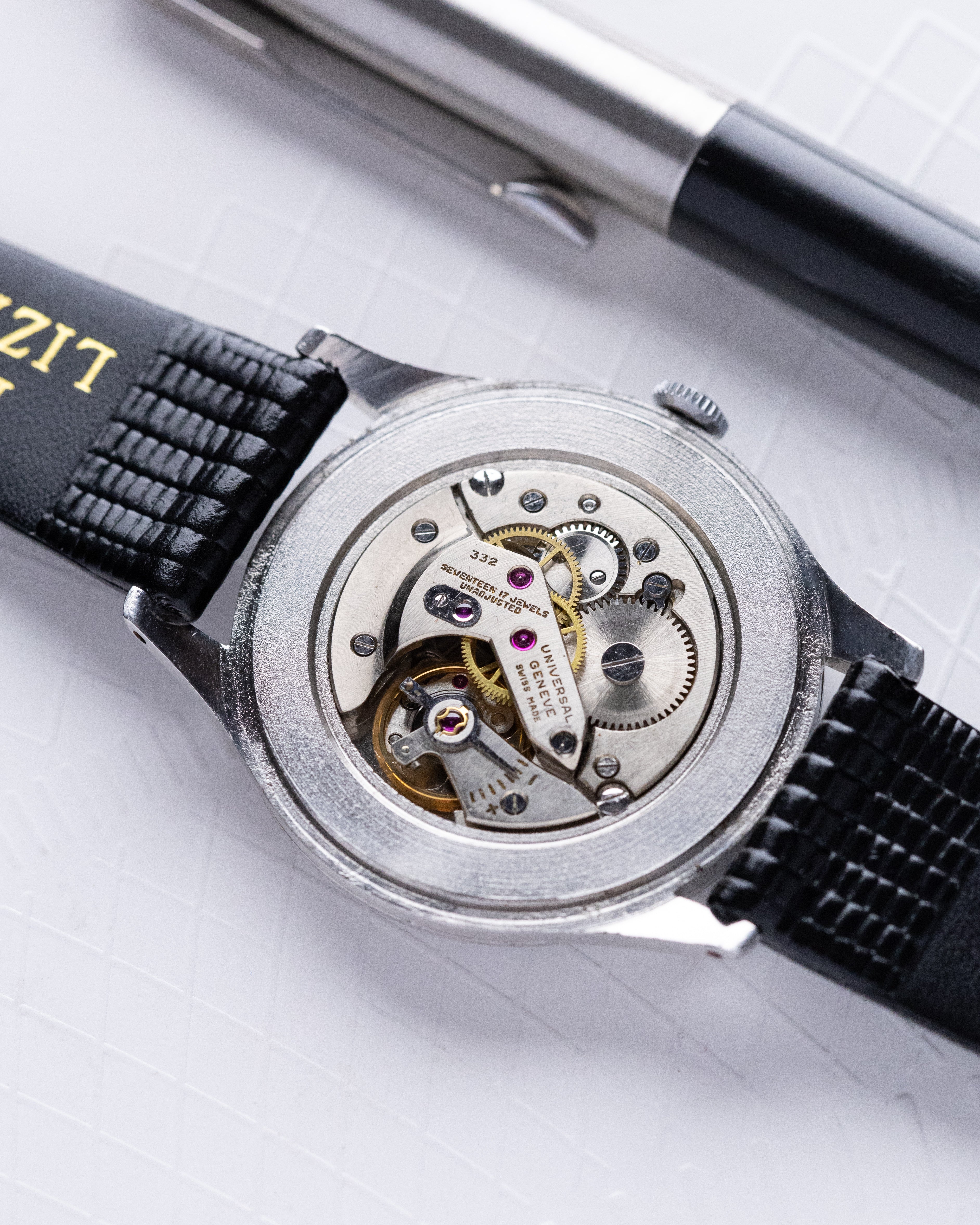Vintage Universal Genève, Swiss Made, Black Honeycomb Dial, Cal. 332 from 1950's - DuMarko