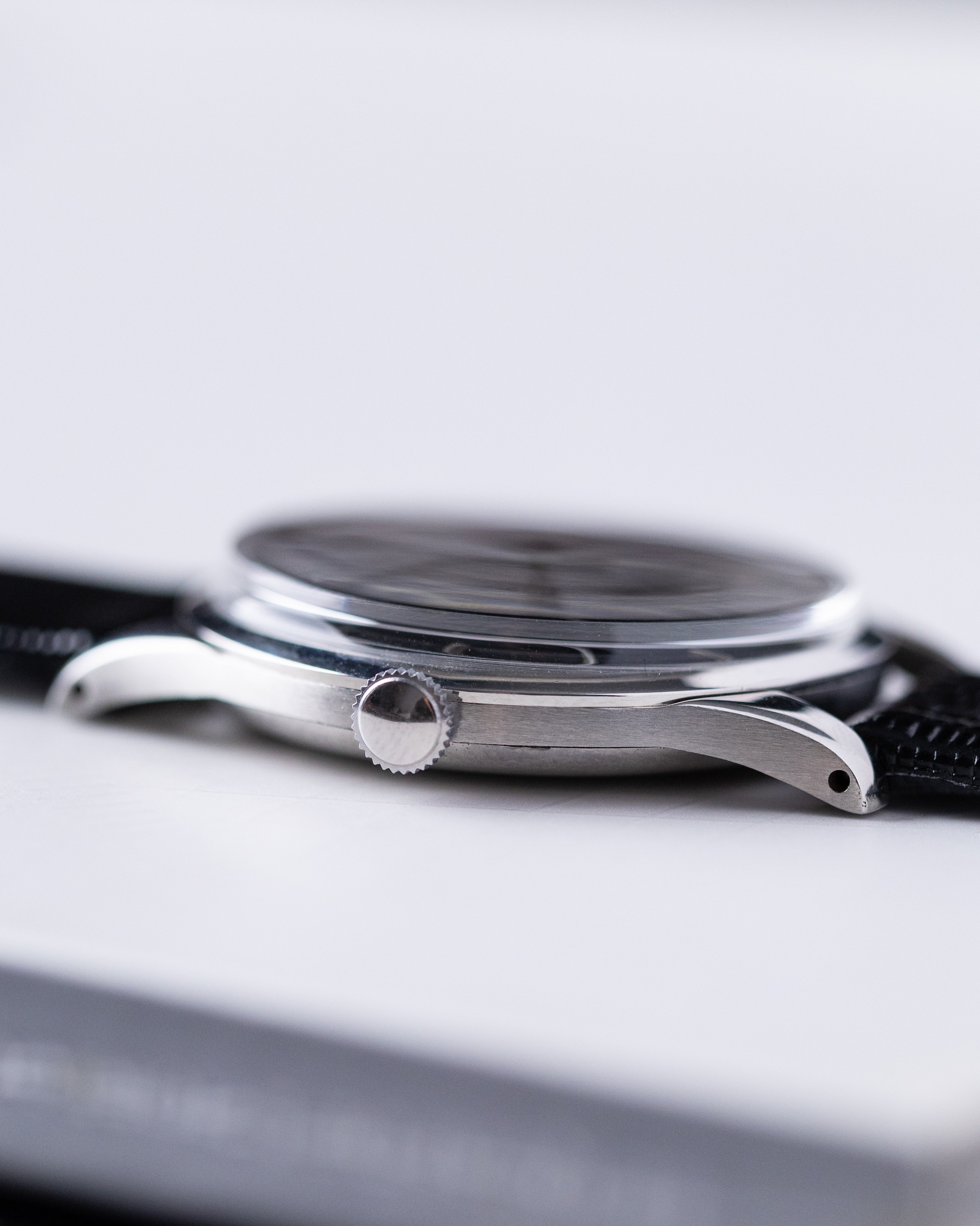 Vintage Universal Genève, Swiss Made, Black Honeycomb Dial, Cal. 332 from 1950's - DuMarko