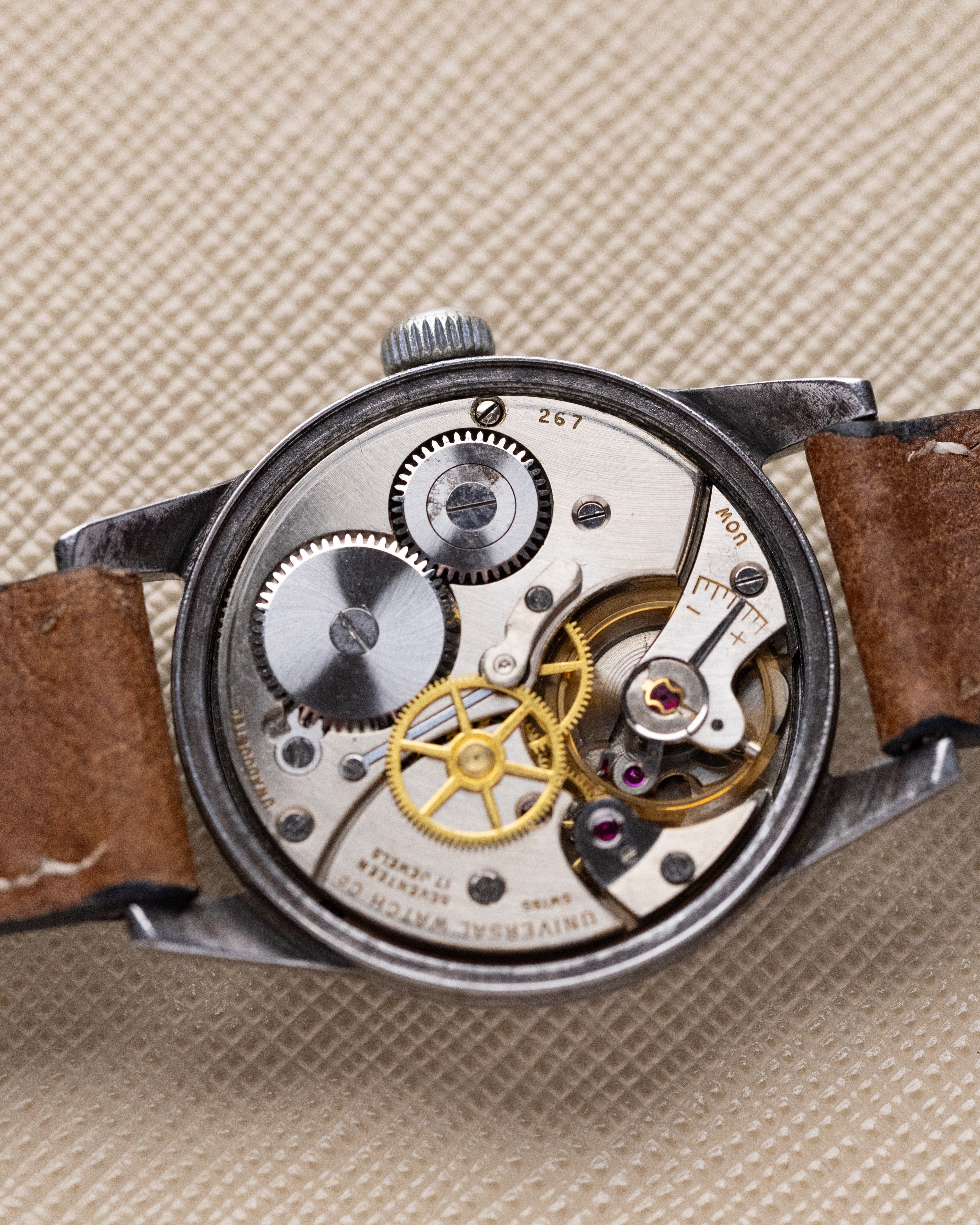 Vintage Universal Geneve Swiss military watch, Cal. 267, Radium polka dot patina from 1943 - DuMarko