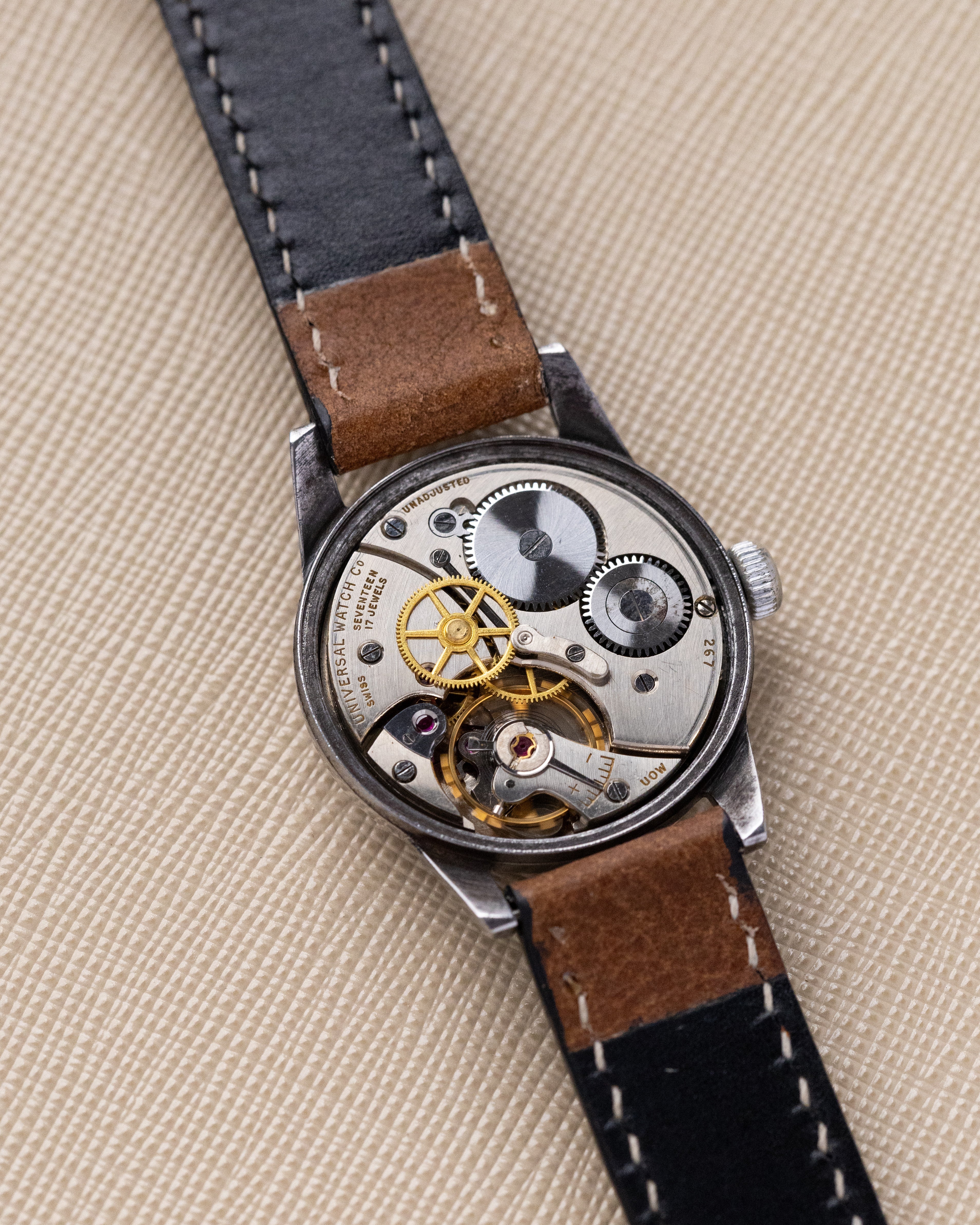 Vintage Universal Geneve Swiss military watch, Cal. 267, Radium polka dot patina from 1943 - DuMarko