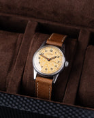 Vintage Universal Geneve Swiss military watch, Cal. 267, Radium polka dot patina from 1943 - DuMarko