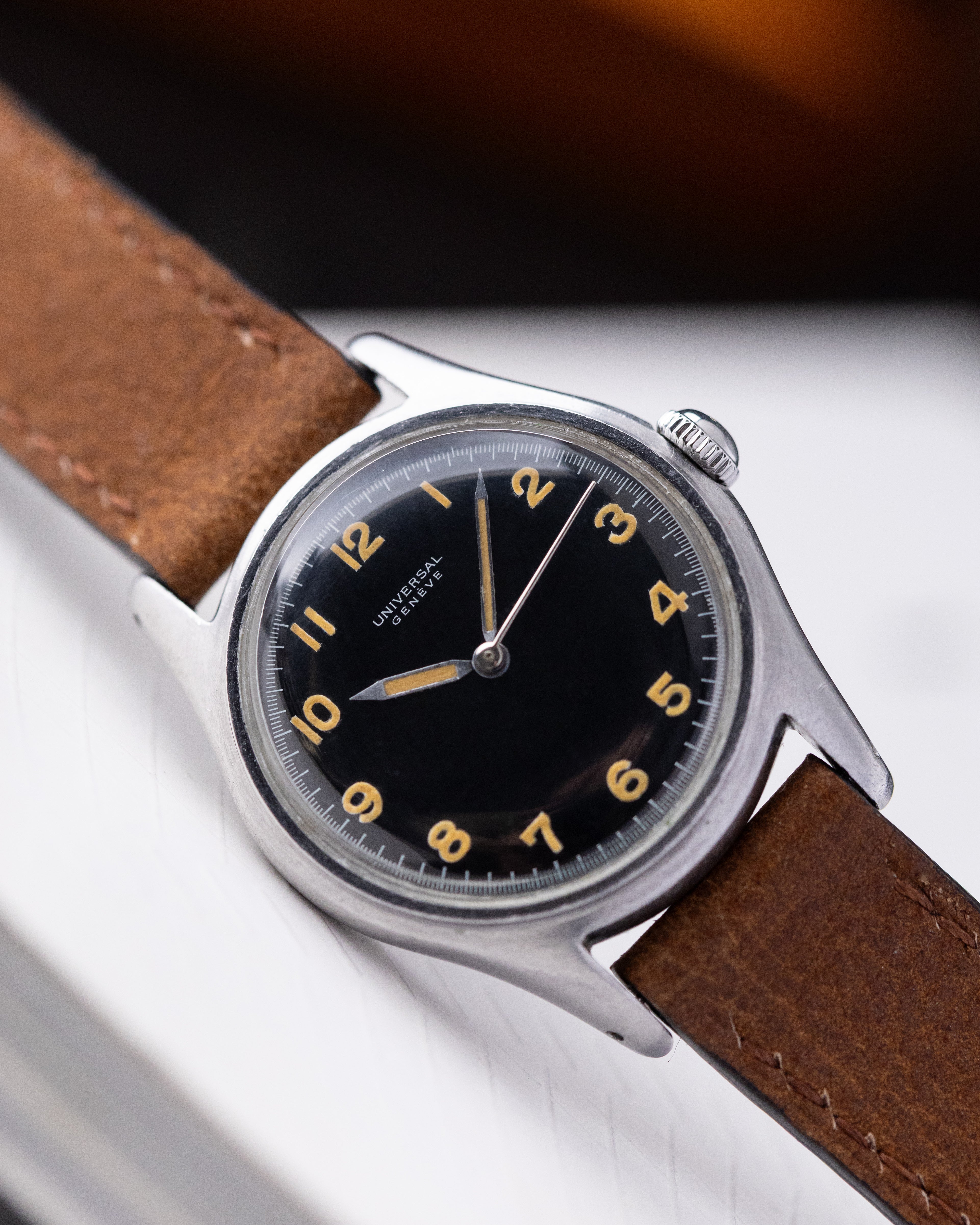 Vintage Universal Geneve Swiss Military Watch, Ref. 20724, Black Dial, Cal. 263 from 1944 - DuMarko