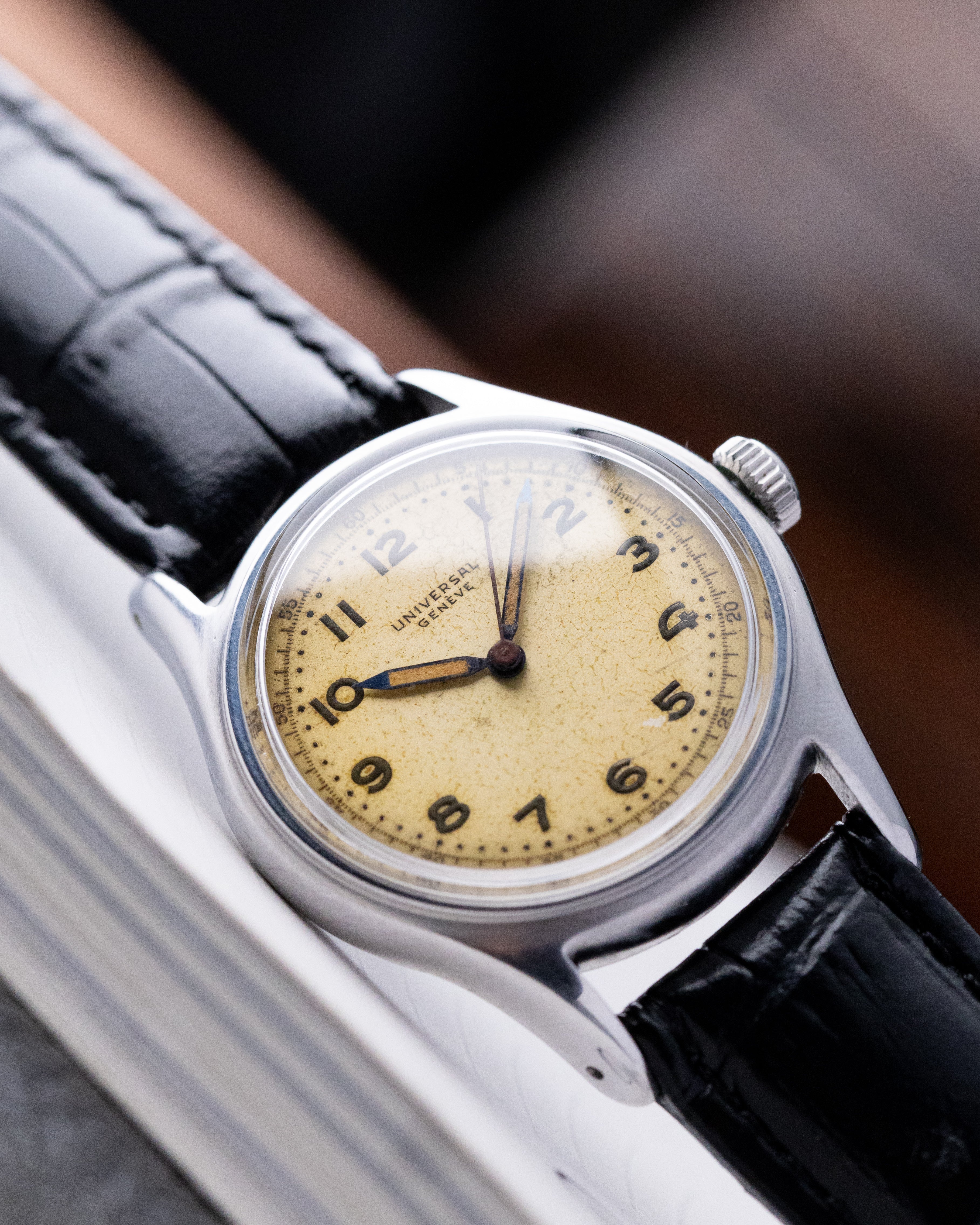 Vintage Universal Genève Swiss Military Watch, Ref. 20724 Radium Dial, Cal. 263 from 1944 - DuMarko