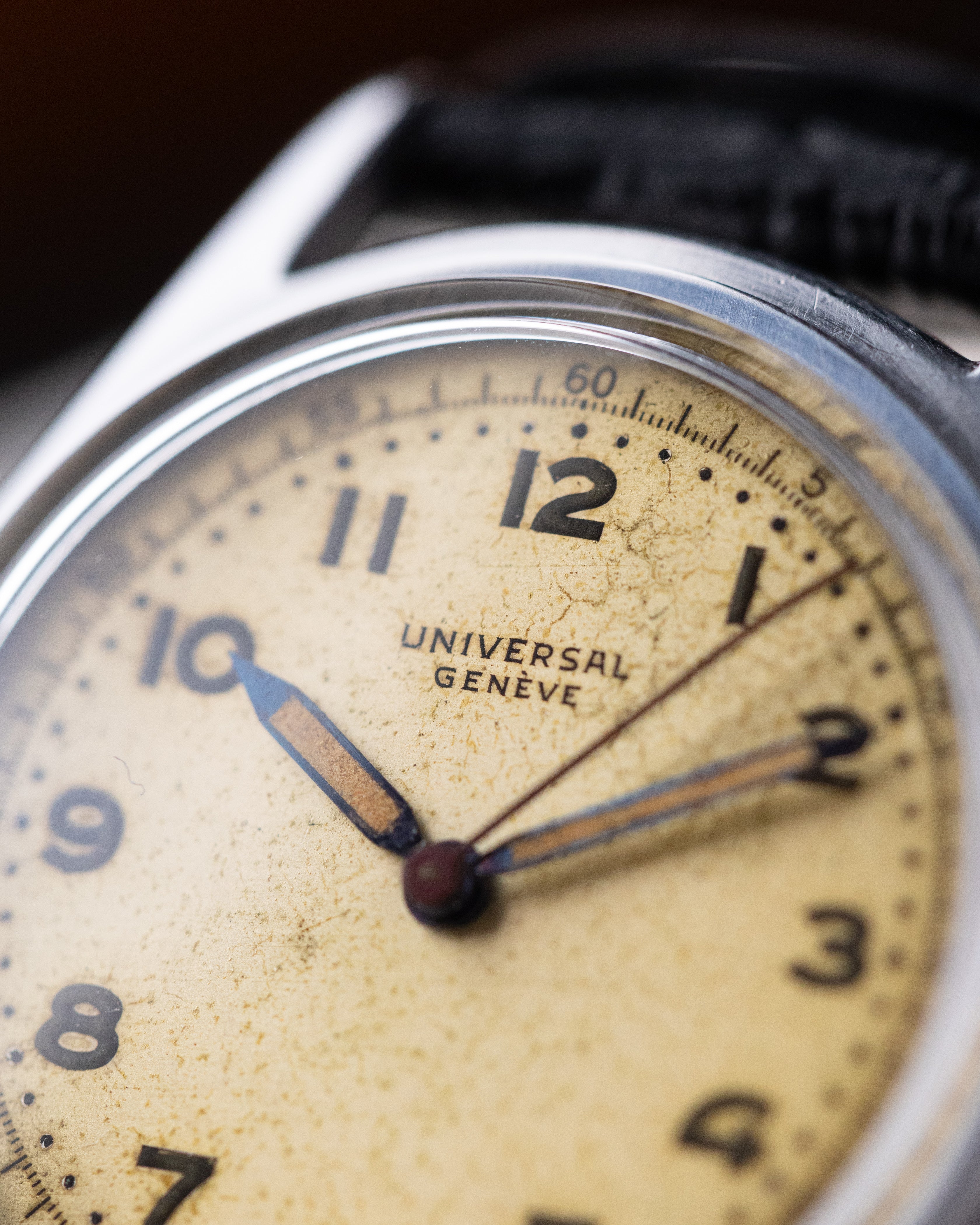 Vintage Universal Genève Swiss Military Watch, Ref. 20724 Radium Dial, Cal. 263 from 1944 - DuMarko