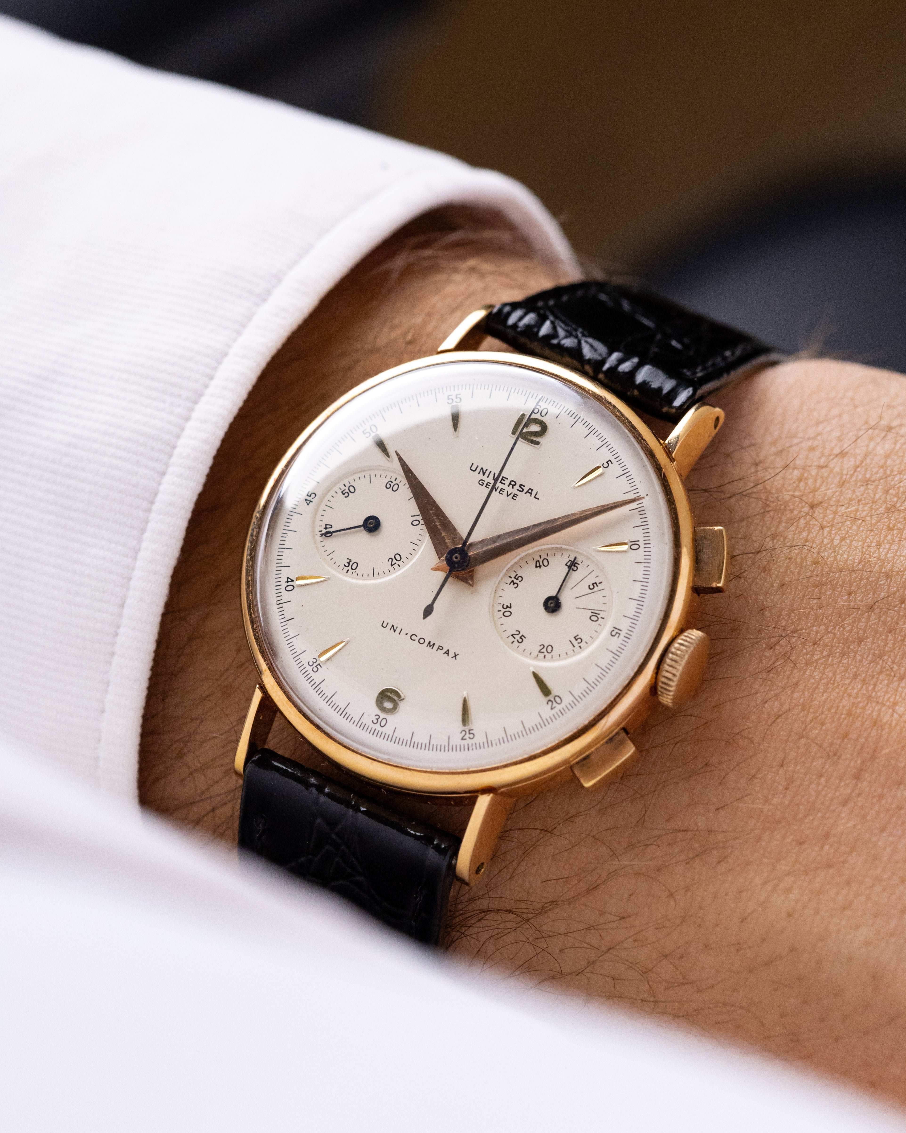 Vintage Universal Genève Uni - Compax, 18K Solid Gold Chronograph with Square Pushers, Cal. 287 - DuMarko