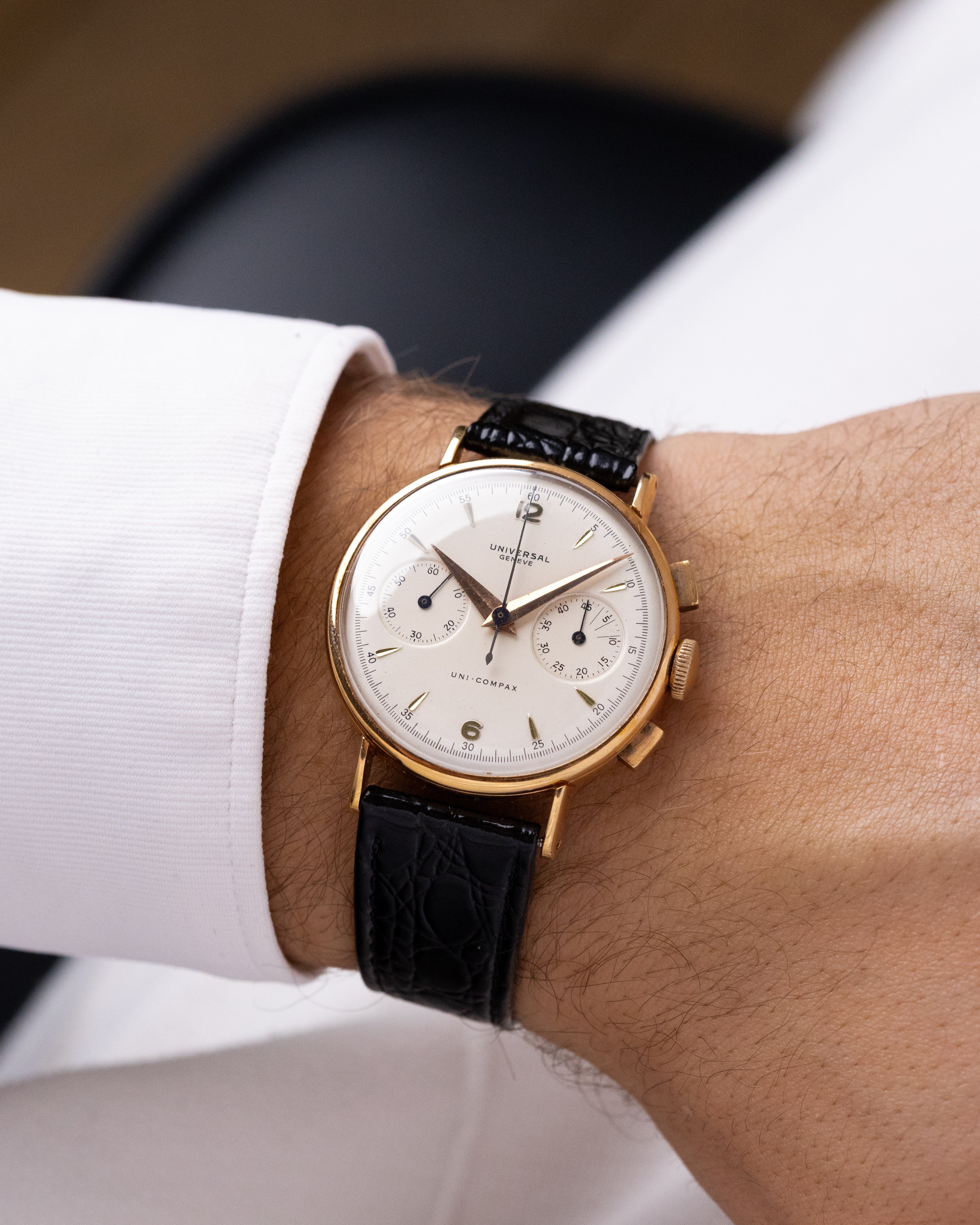 Vintage Universal Genève Uni - Compax, 18K Solid Gold Chronograph with Square Pushers, Cal. 287 - DuMarko