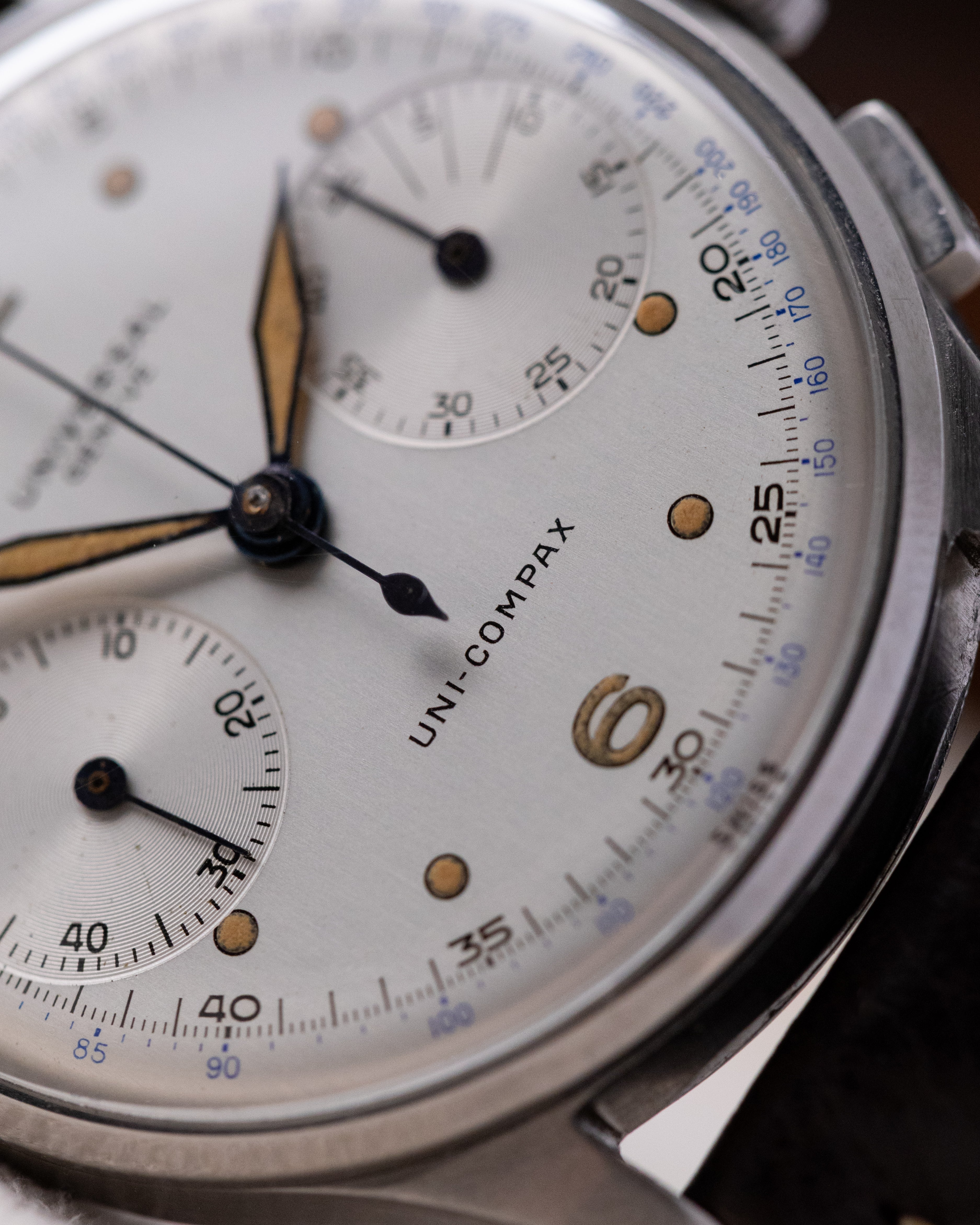 Vintage Universal Genève Uni - Compax Chronograph, Ref. 224100, Radium Dial, Cal. 285 from 1940's - DuMarko