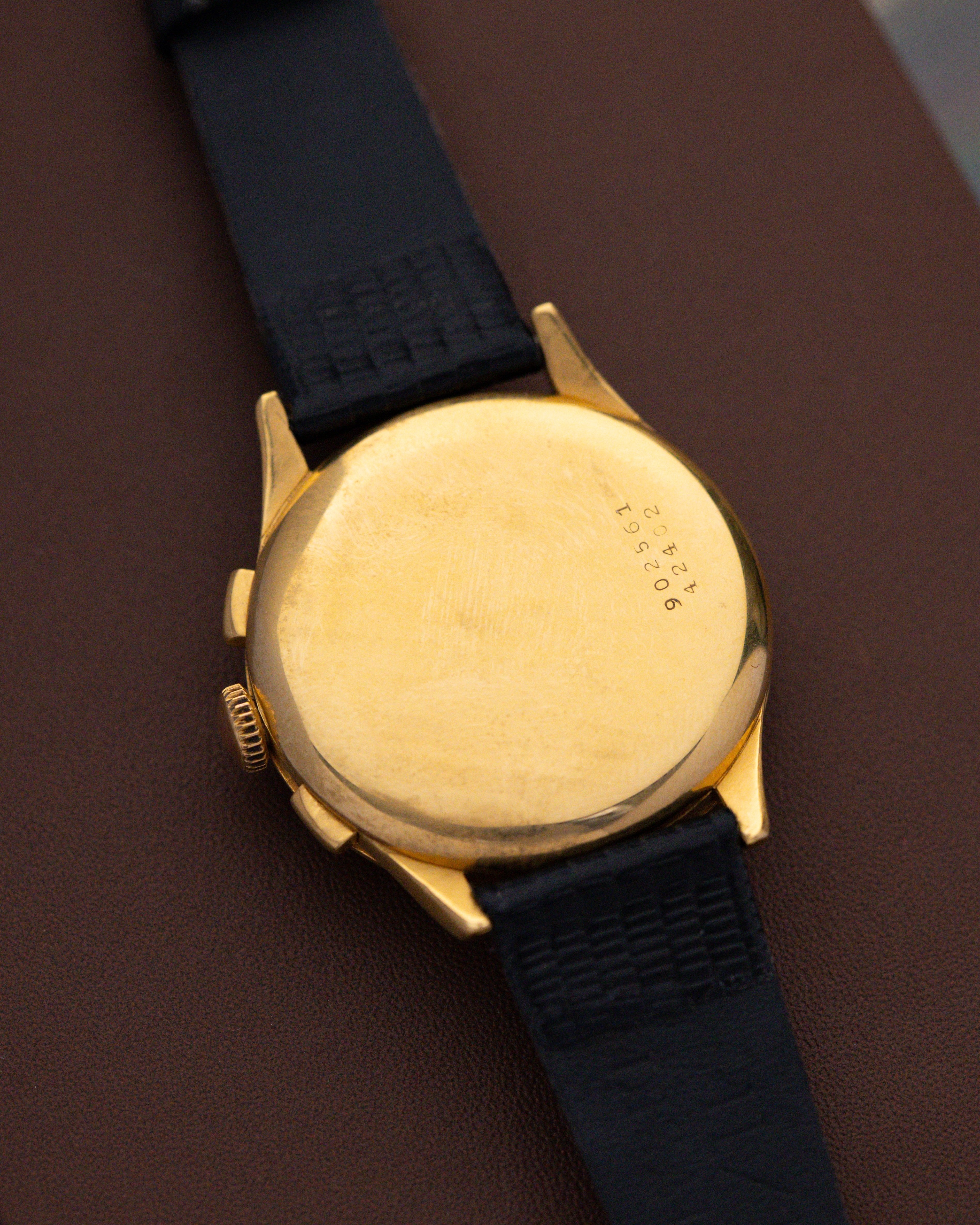 Vintage Universal Genève Uni - Compax Chronograph, Ref. 42402, Cal. 285, Patina Dial from 1942 - DuMarko