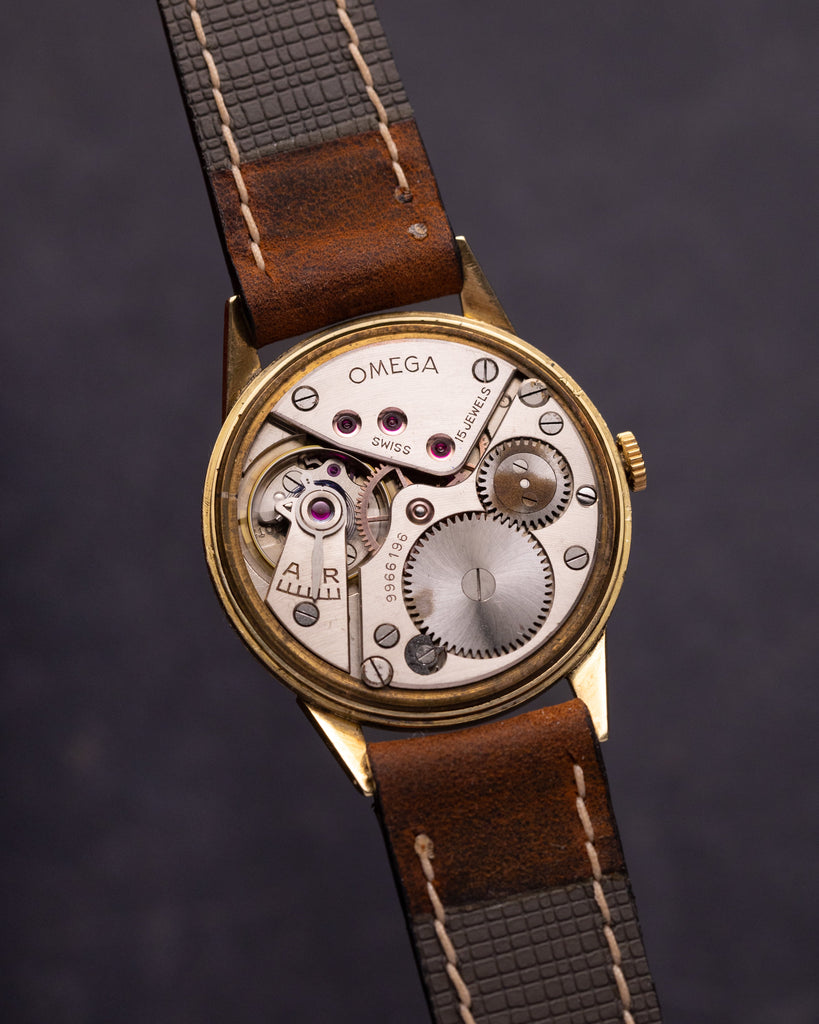 Vintage watch Omega Calatrava Solid Gold, Art Deco from 1930's - VintageDuMarko