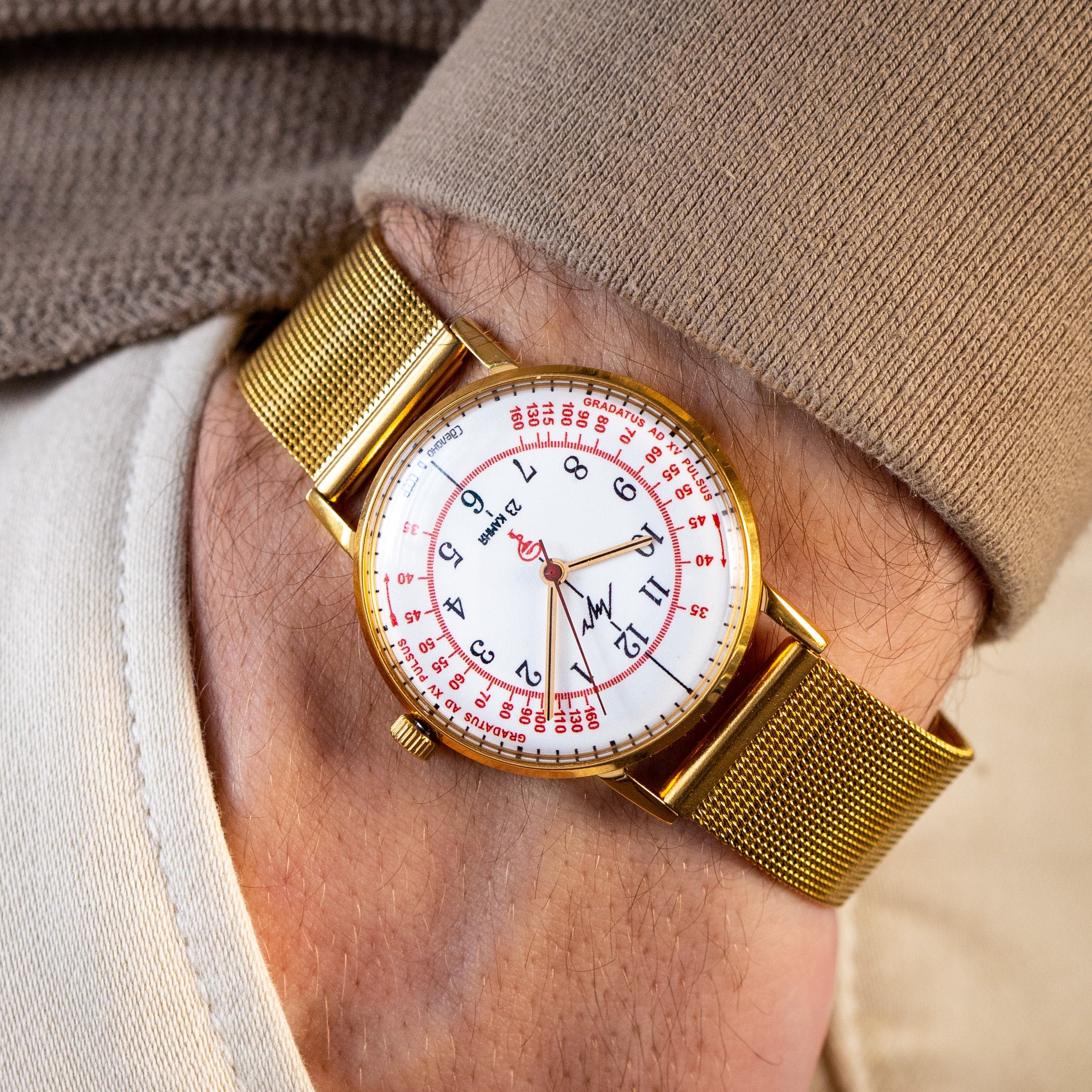 Medical Pulsometer Gold Watch «Luch» - Medical Watch with Pulsometer - VintageDuMarko