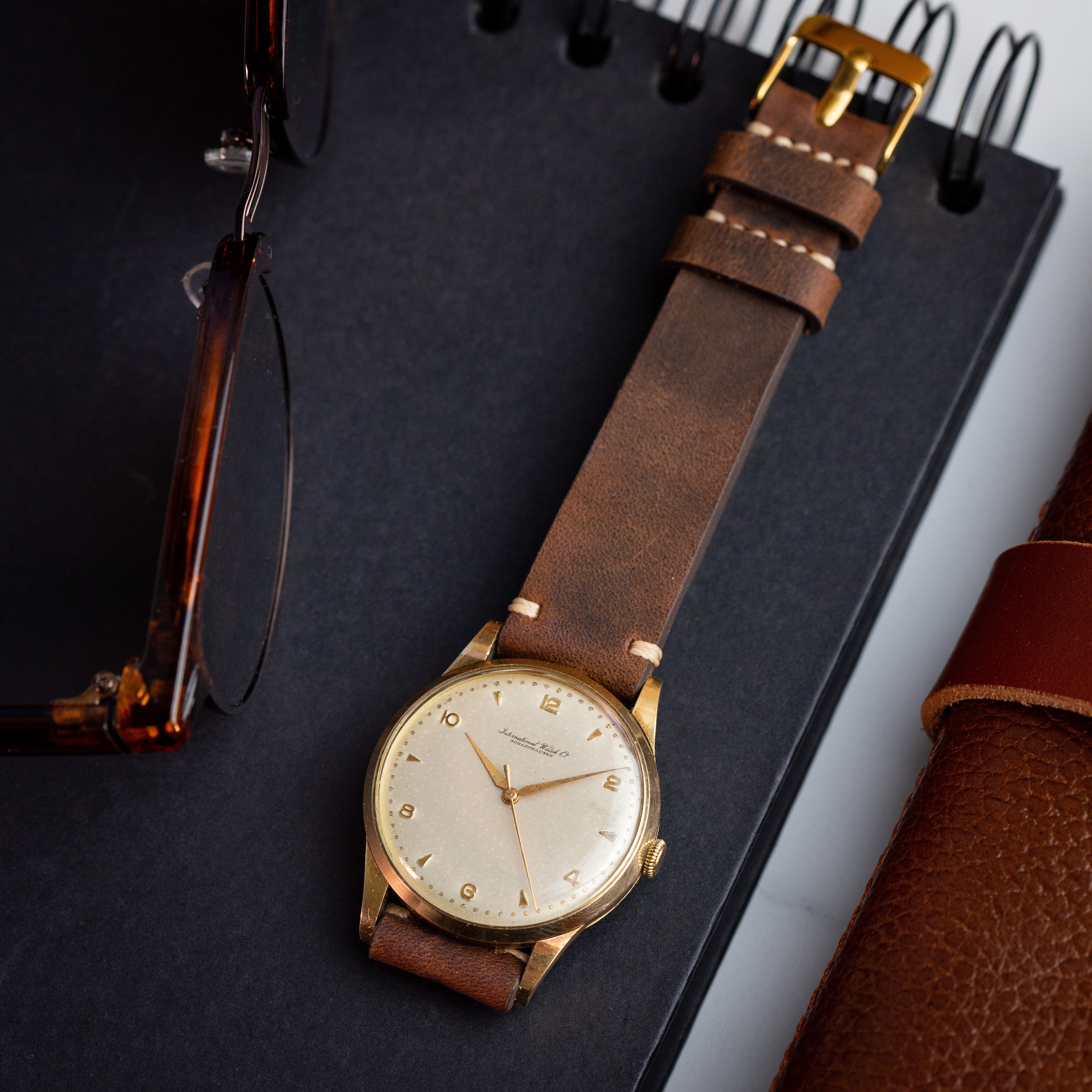 Premium Vintage Watch "IWC Schaffhausen", 14K Gold - VintageDuMarko