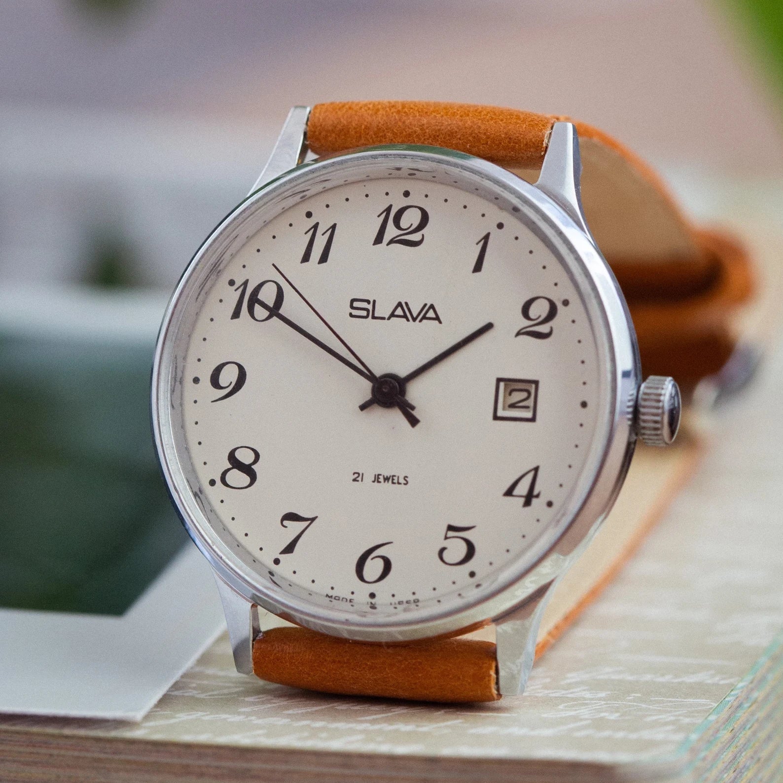 Soviet Slava Watch «Slava» - Mechanical Wrist Watch - VintageDuMarko