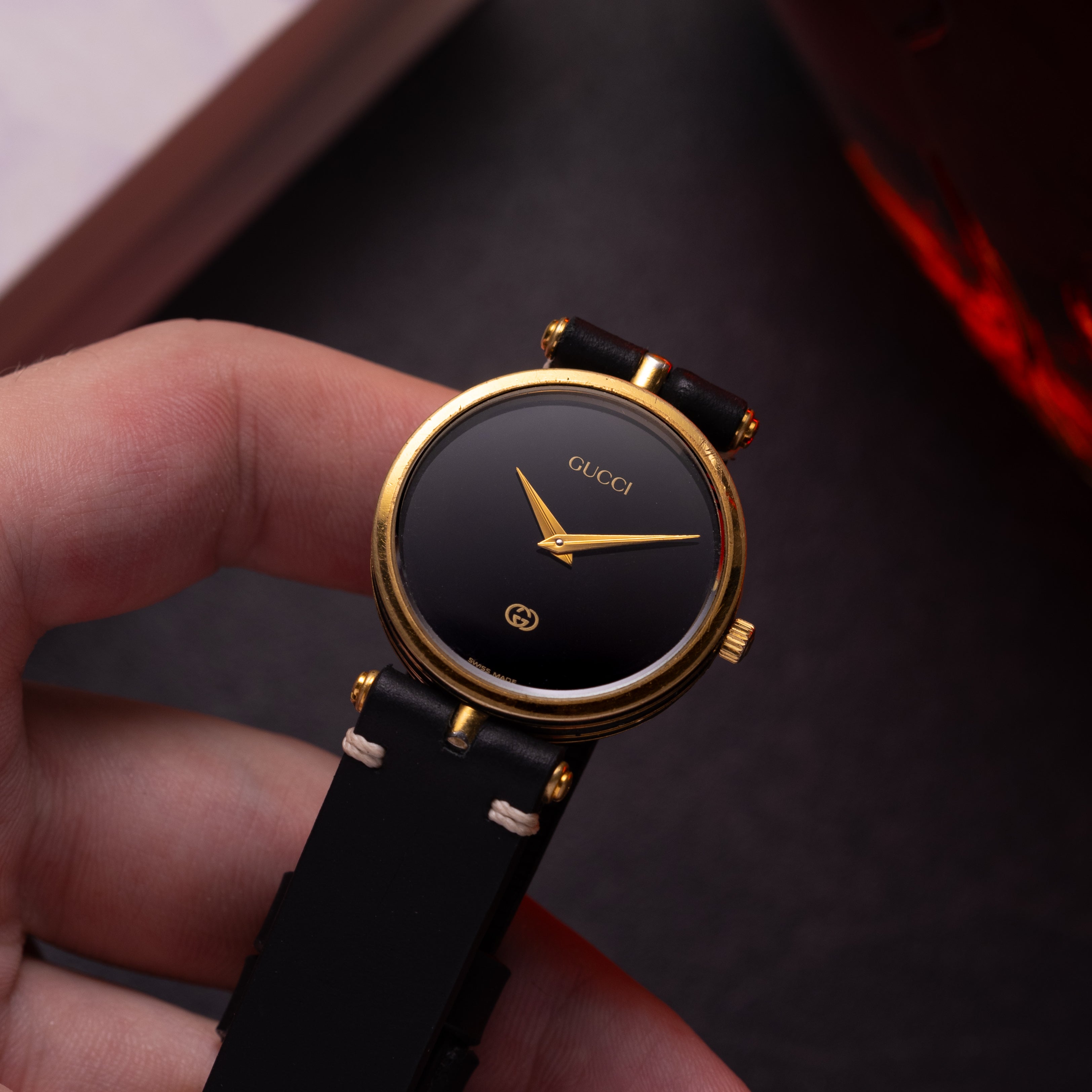 Elegant Vintage Gucci Black Gold Watch for Men: Swiss Quartz Timepiece ...