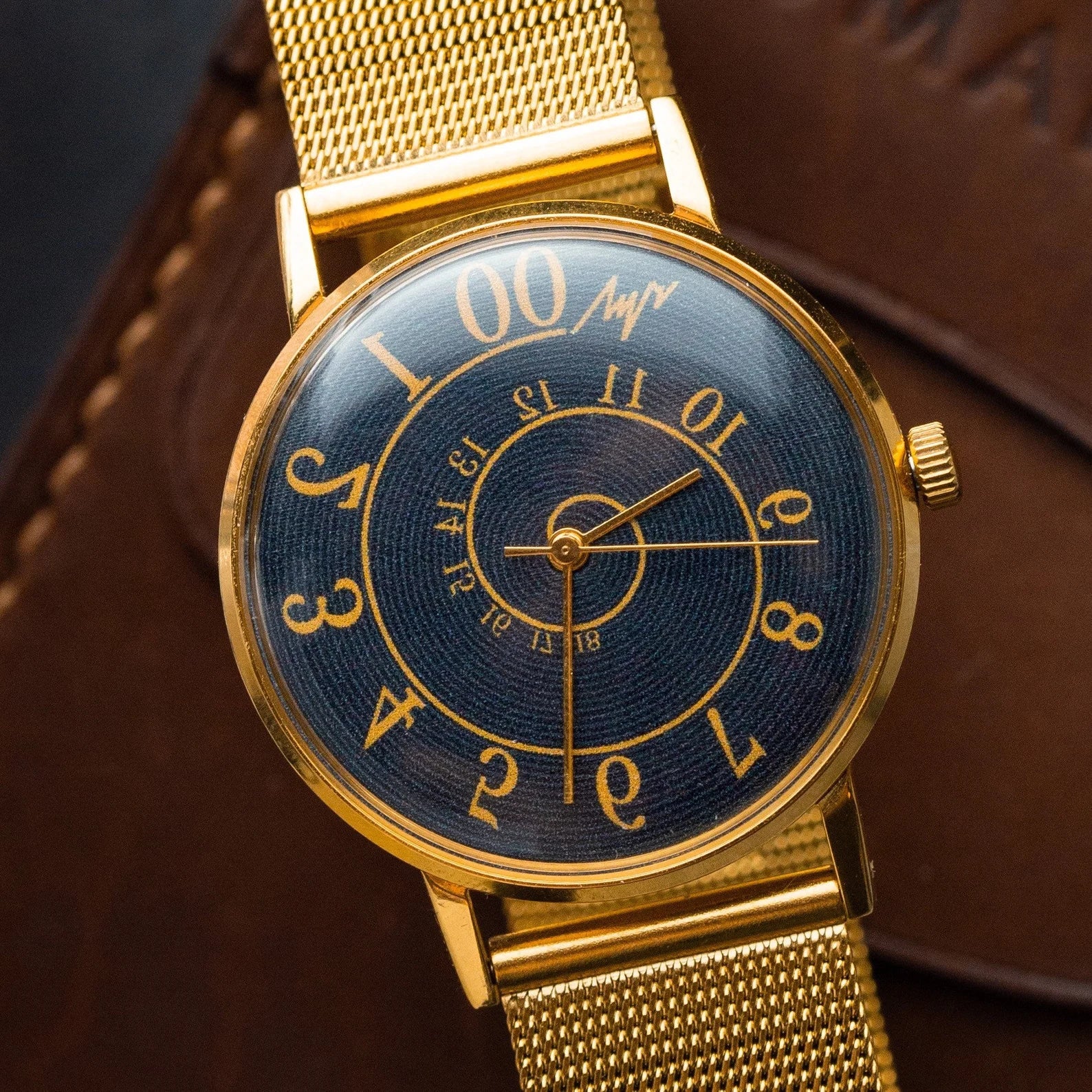 Thin gold top watch mens
