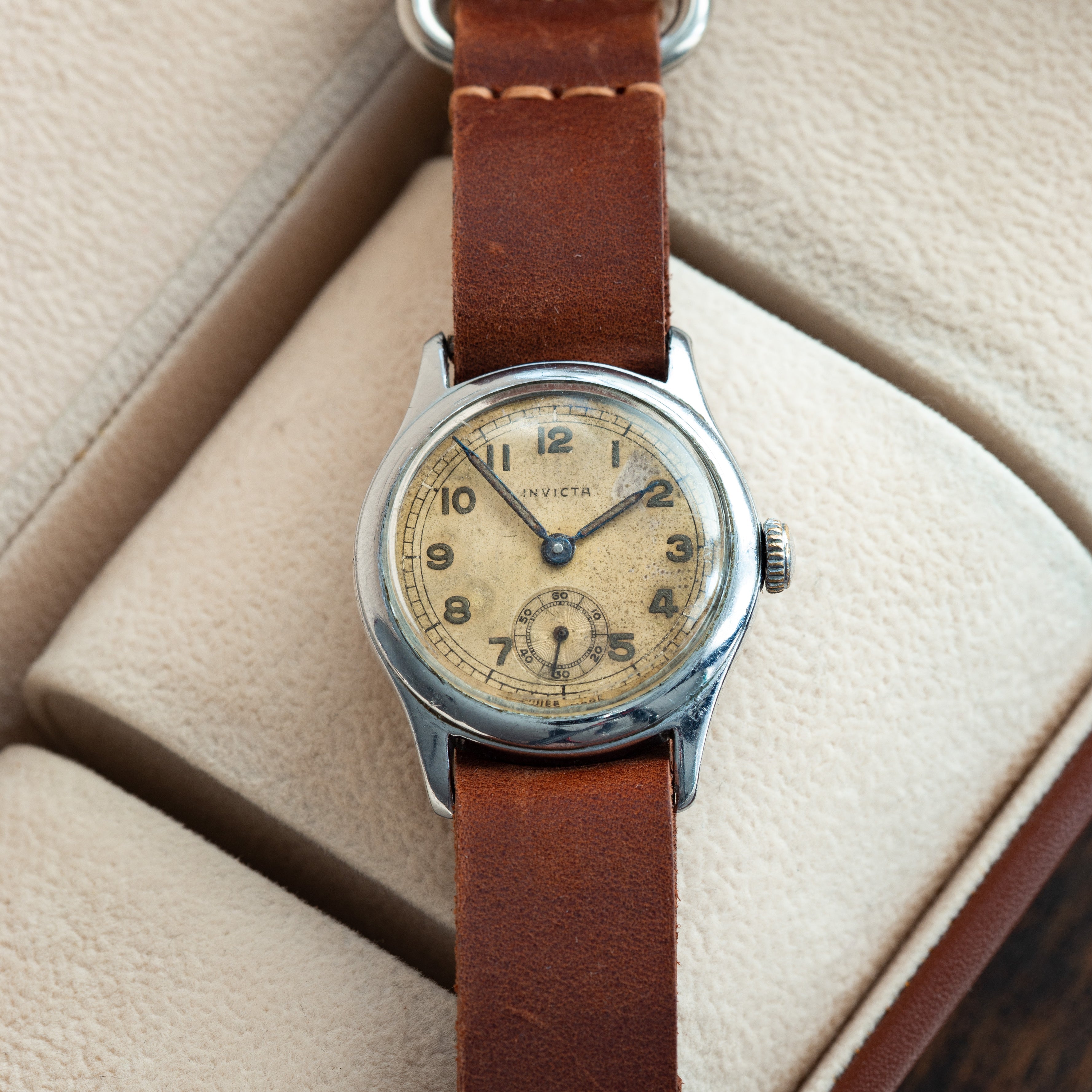 Vintage Swiss Military Watch "Invicta" - VintageDuMarko