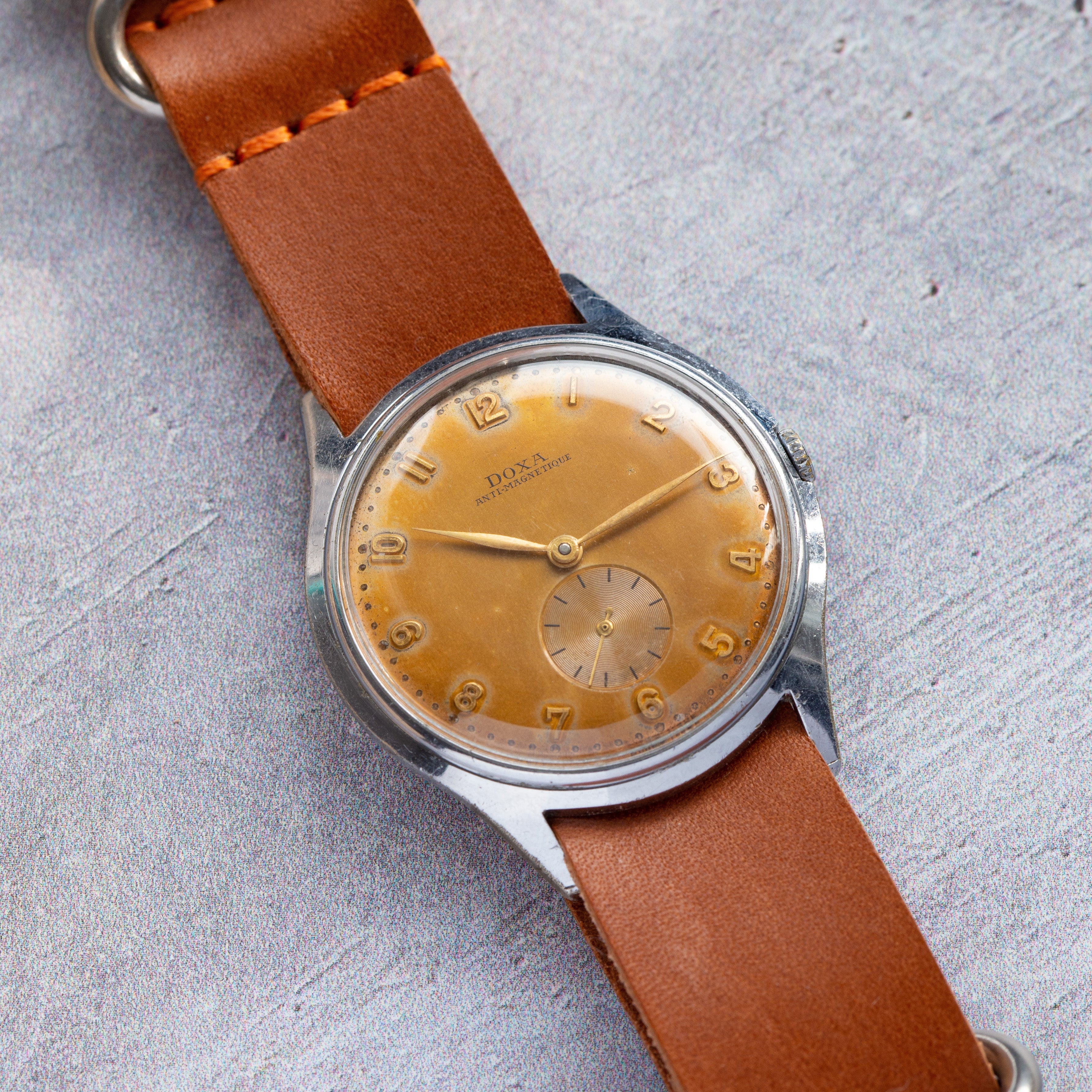 Vintage watch Doxa Salmon dial, Oversized case - VintageDuMarko