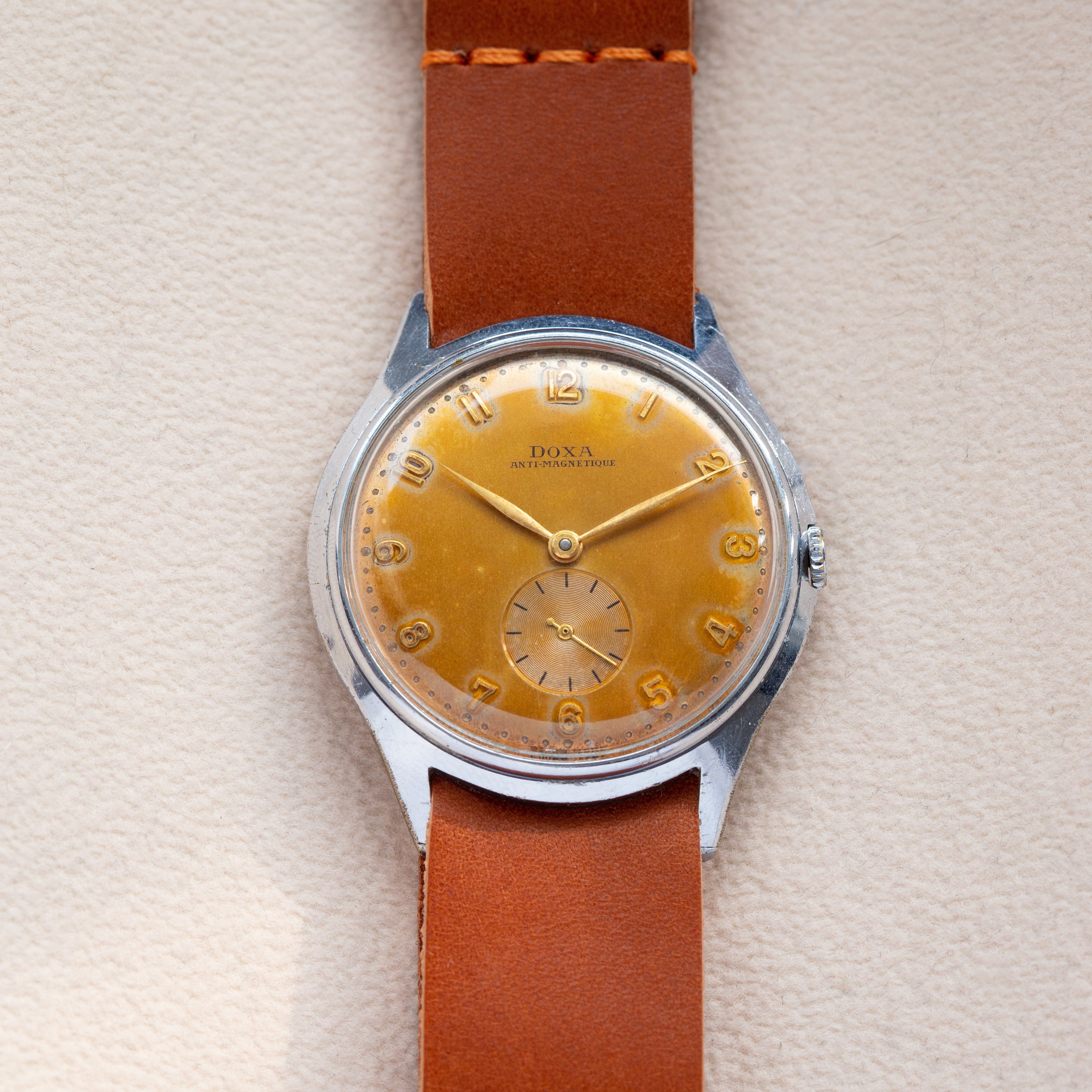 Vintage watch Doxa Salmon dial, Oversized case - VintageDuMarko