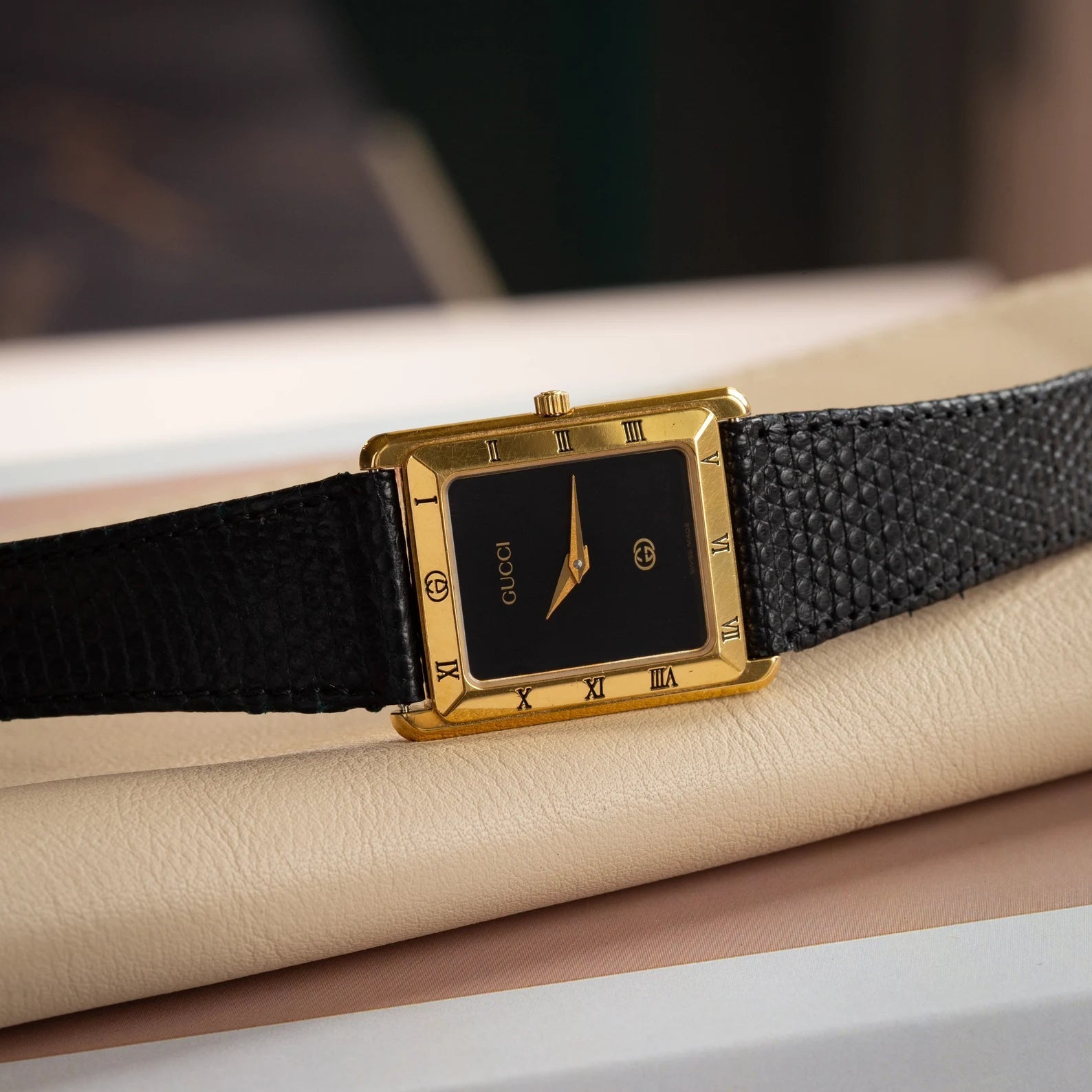Vintage Watch GUCCI Tank Unisex Wrist Watch - VintageDuMarko