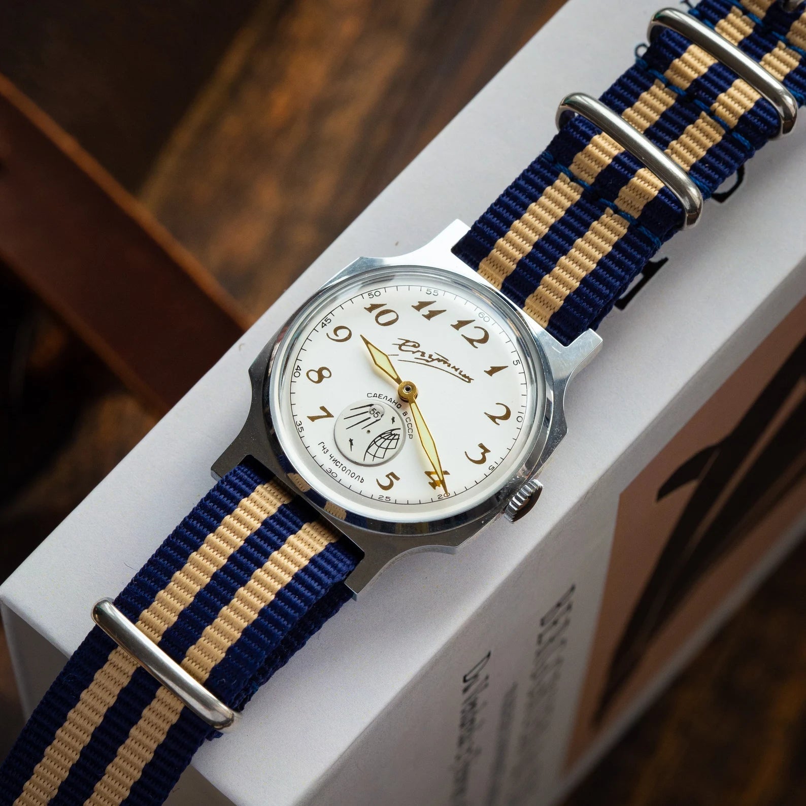 Vintage Watch «Sputnik» - Space Theme Sputnik Watch - VintageDuMarko